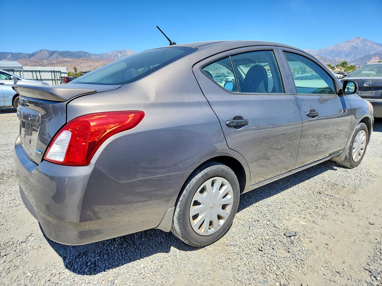 2015 Nissan Versa 1.6 S Plus Tan vin: 3N1CN7AP7FL820366