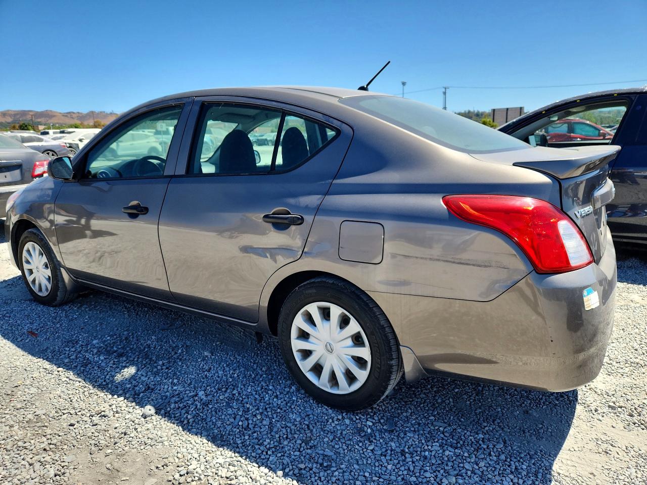 2015 Nissan Versa 1.6 S Plus Tan vin: 3N1CN7AP7FL820366