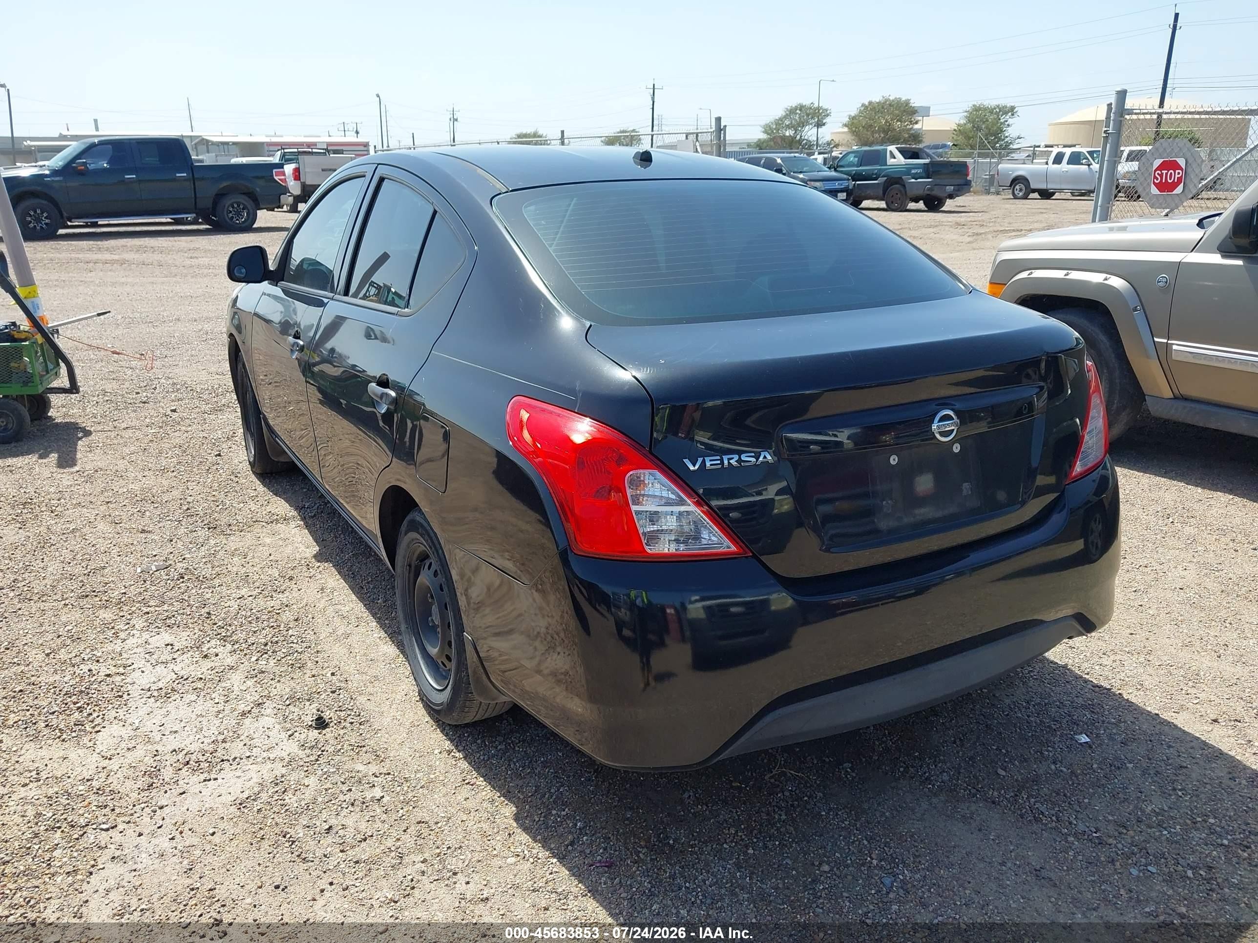 2015 Nissan Versa 1.6 S Black vin: 3N1CN7AP7FL834851