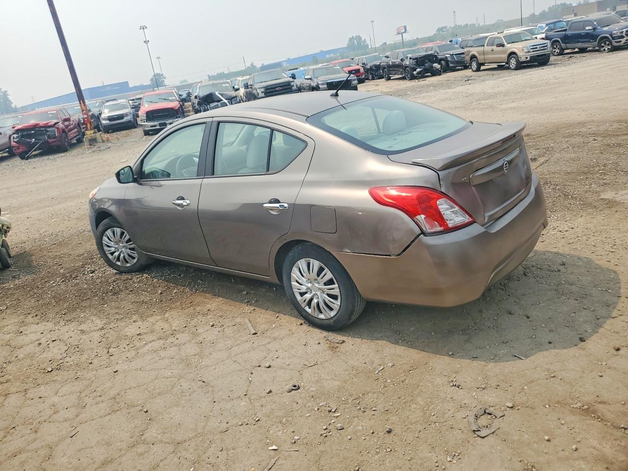 2015 Nissan Versa 1.6 Sv Gray vin: 3N1CN7AP7FL843016