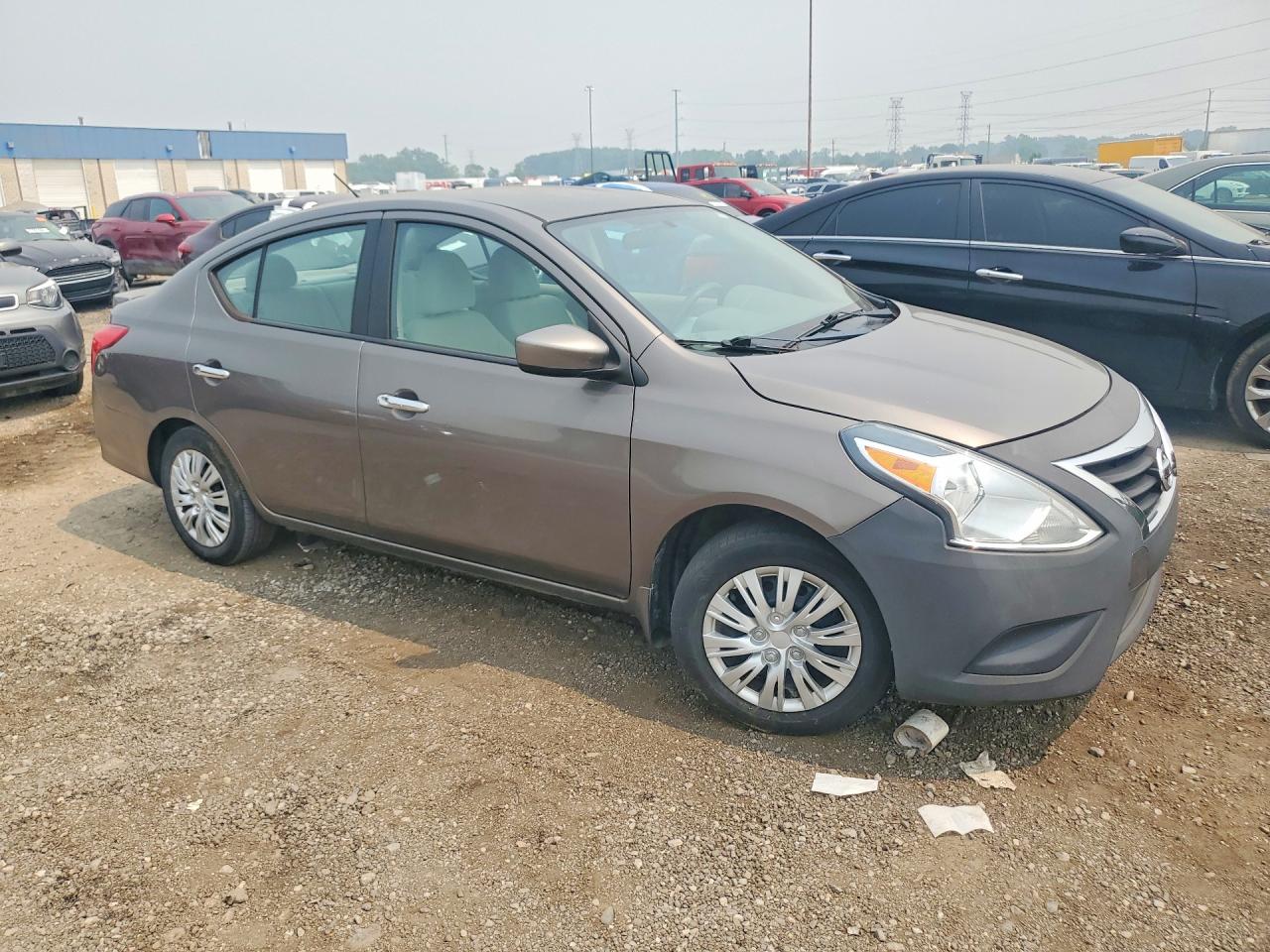 2015 Nissan Versa 1.6 Sv Gray vin: 3N1CN7AP7FL843016