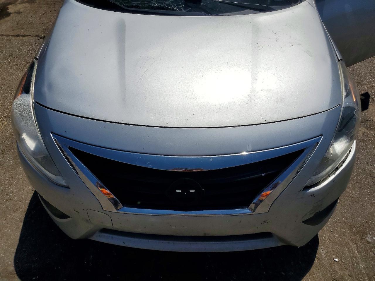 2015 Nissan Versa 1.6 Sv Silver vin: 3N1CN7AP7FL852623