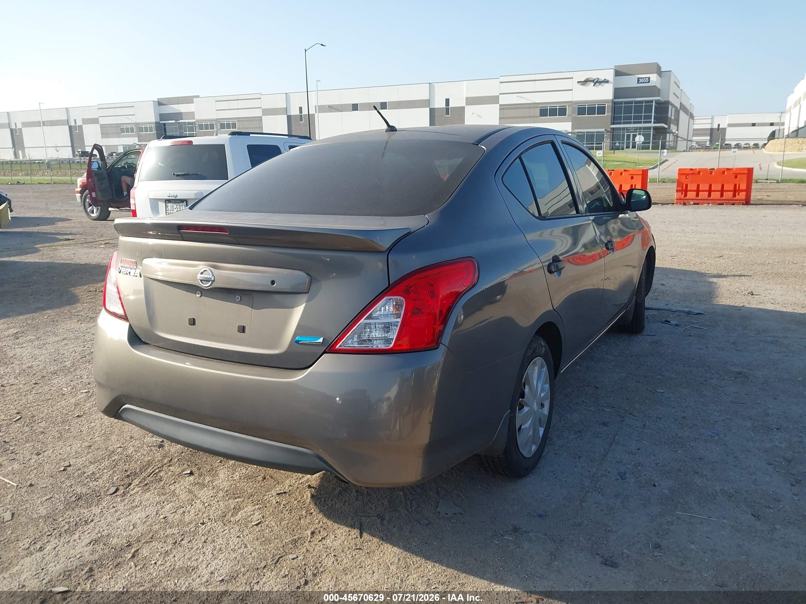 2015 Nissan Versa 1.6 S+ Beige vin: 3N1CN7AP7FL860575