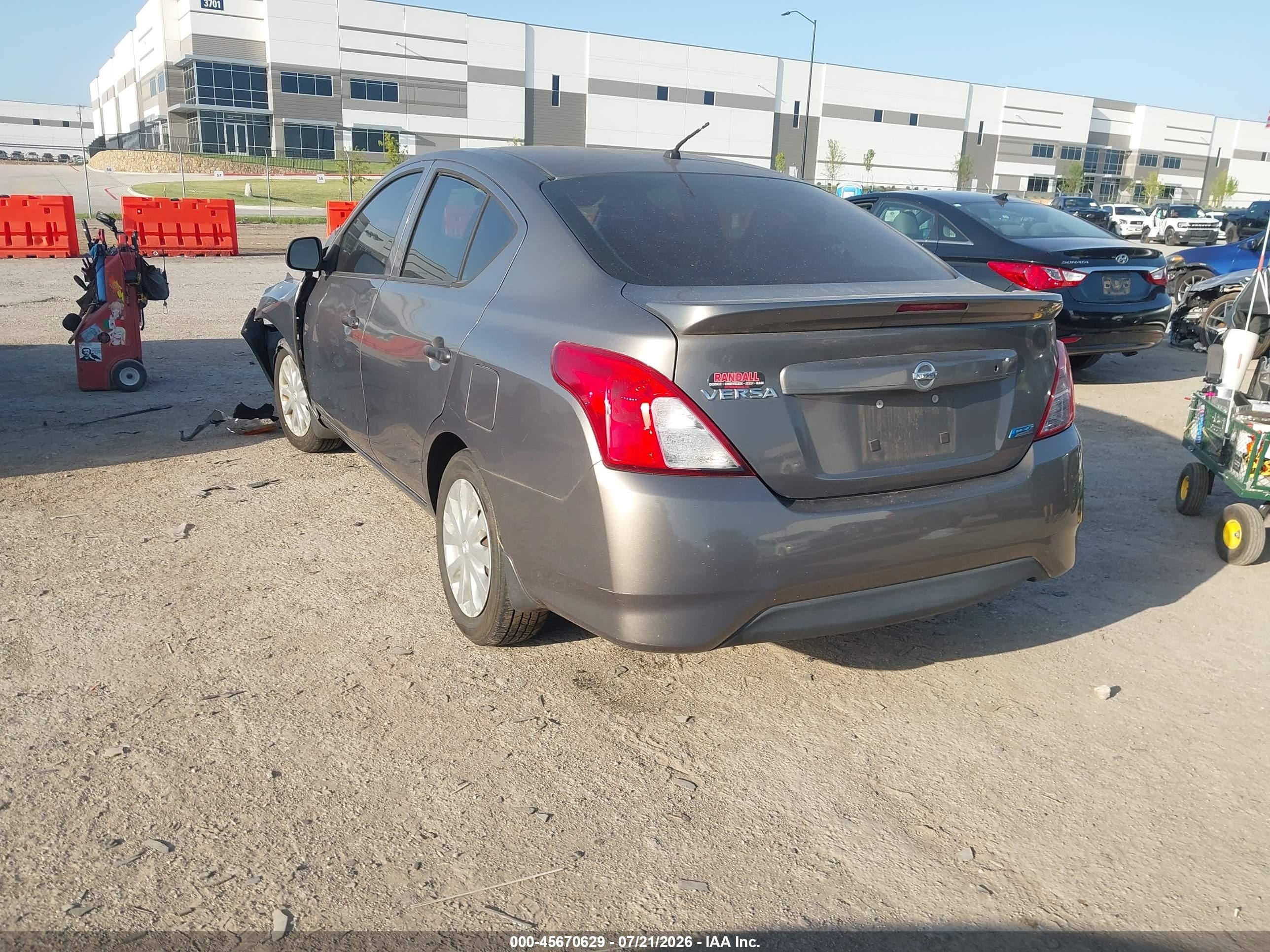 2015 Nissan Versa 1.6 S+ Beige vin: 3N1CN7AP7FL860575