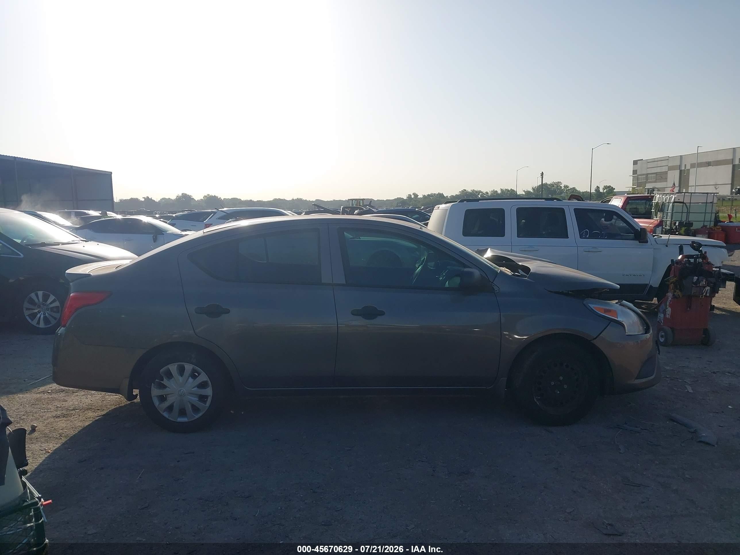 2015 Nissan Versa 1.6 S+ Beige vin: 3N1CN7AP7FL860575