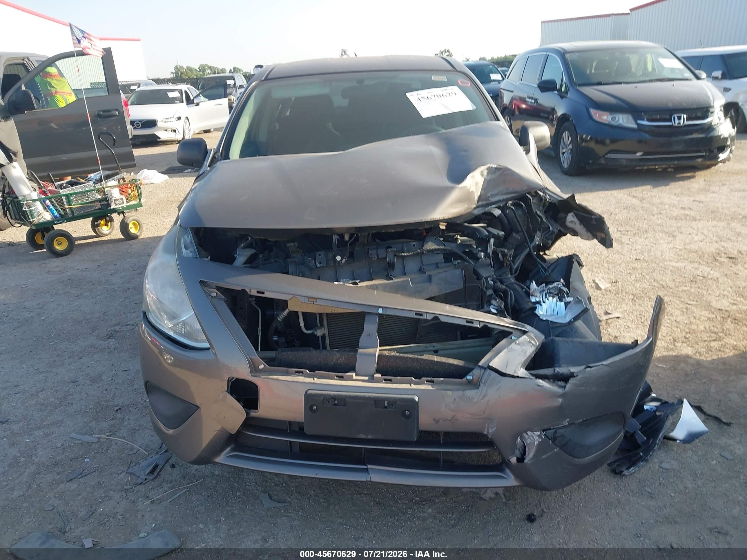 2015 Nissan Versa 1.6 S+ Beige vin: 3N1CN7AP7FL860575