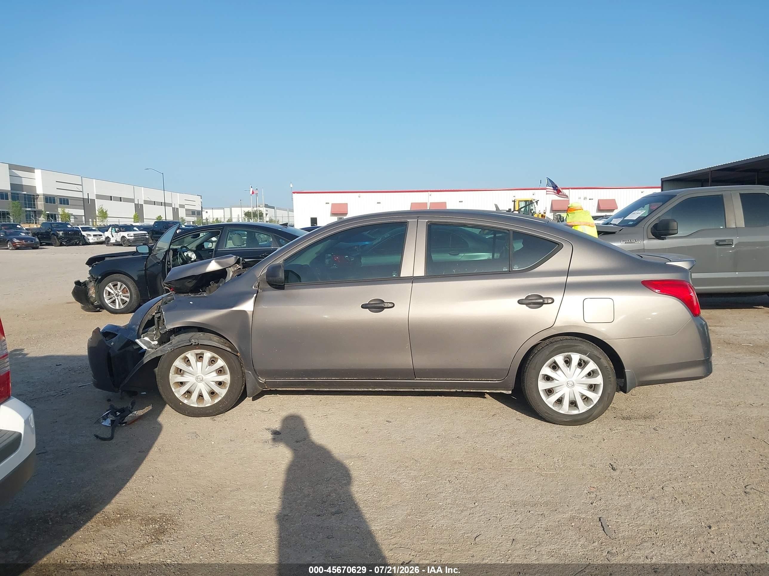 2015 Nissan Versa 1.6 S+ Beige vin: 3N1CN7AP7FL860575