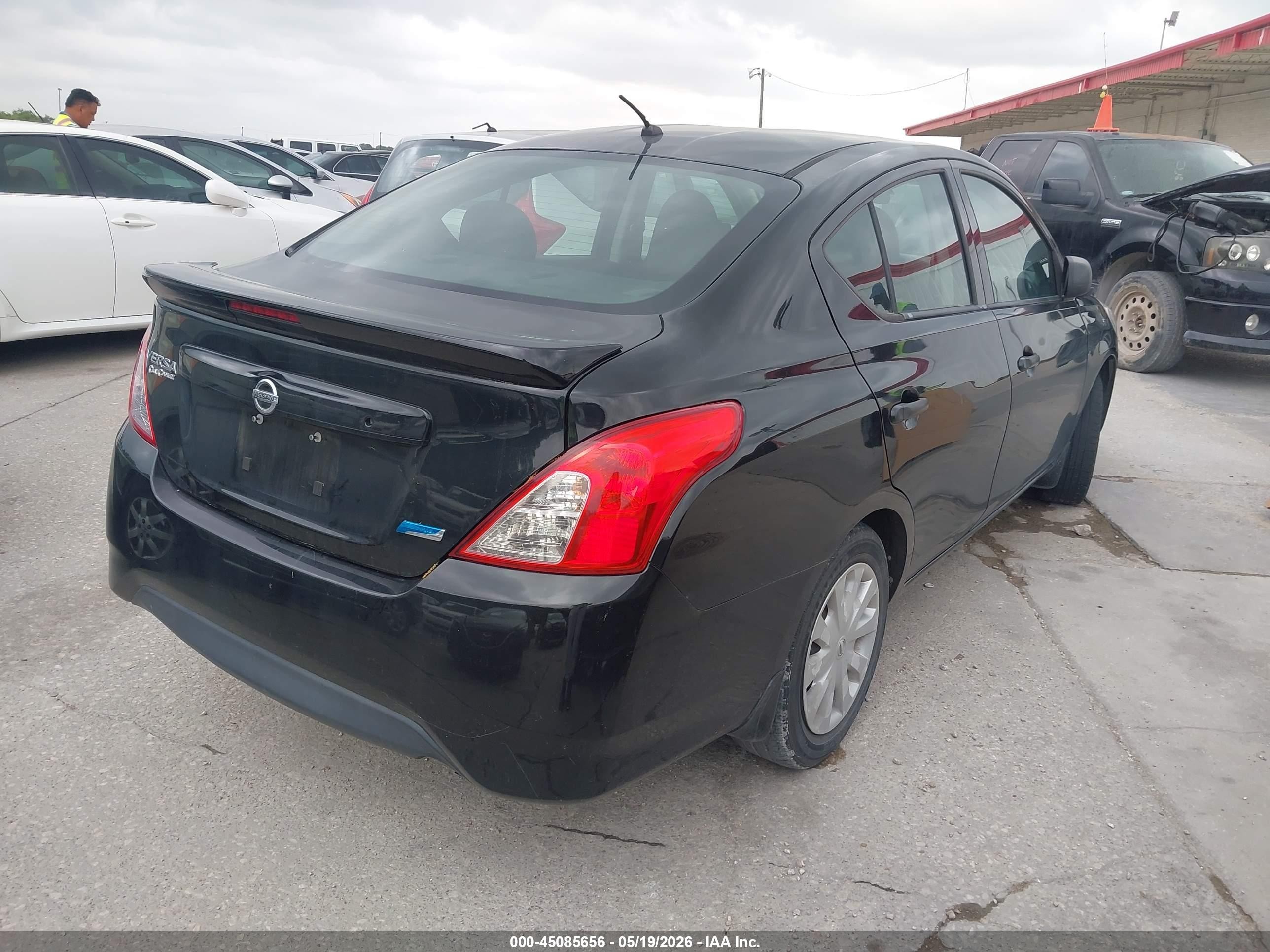 2015 Nissan Versa 1.6 S+ Черный vin: 3N1CN7AP7FL867042