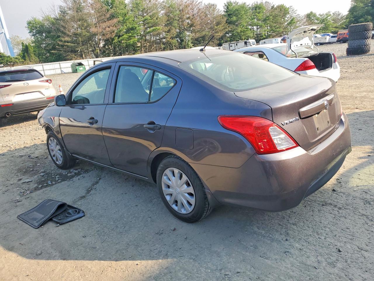 2015 Nissan Versa 1.6 S Brown vin: 3N1CN7AP7FL868188