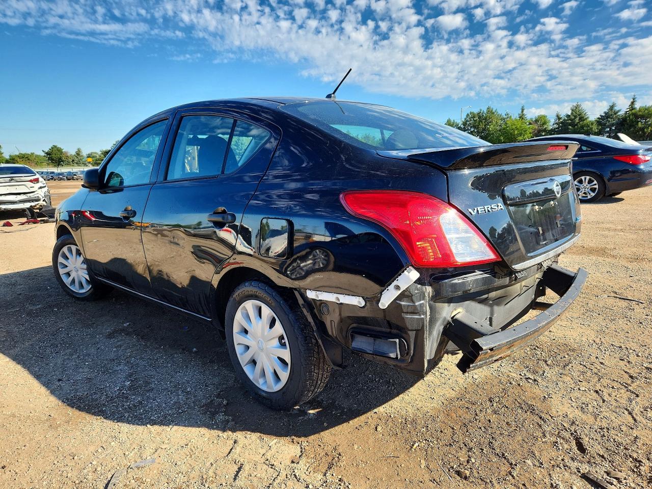 2015 Nissan Versa 1.6 S Plus Black vin: 3N1CN7AP7FL881829