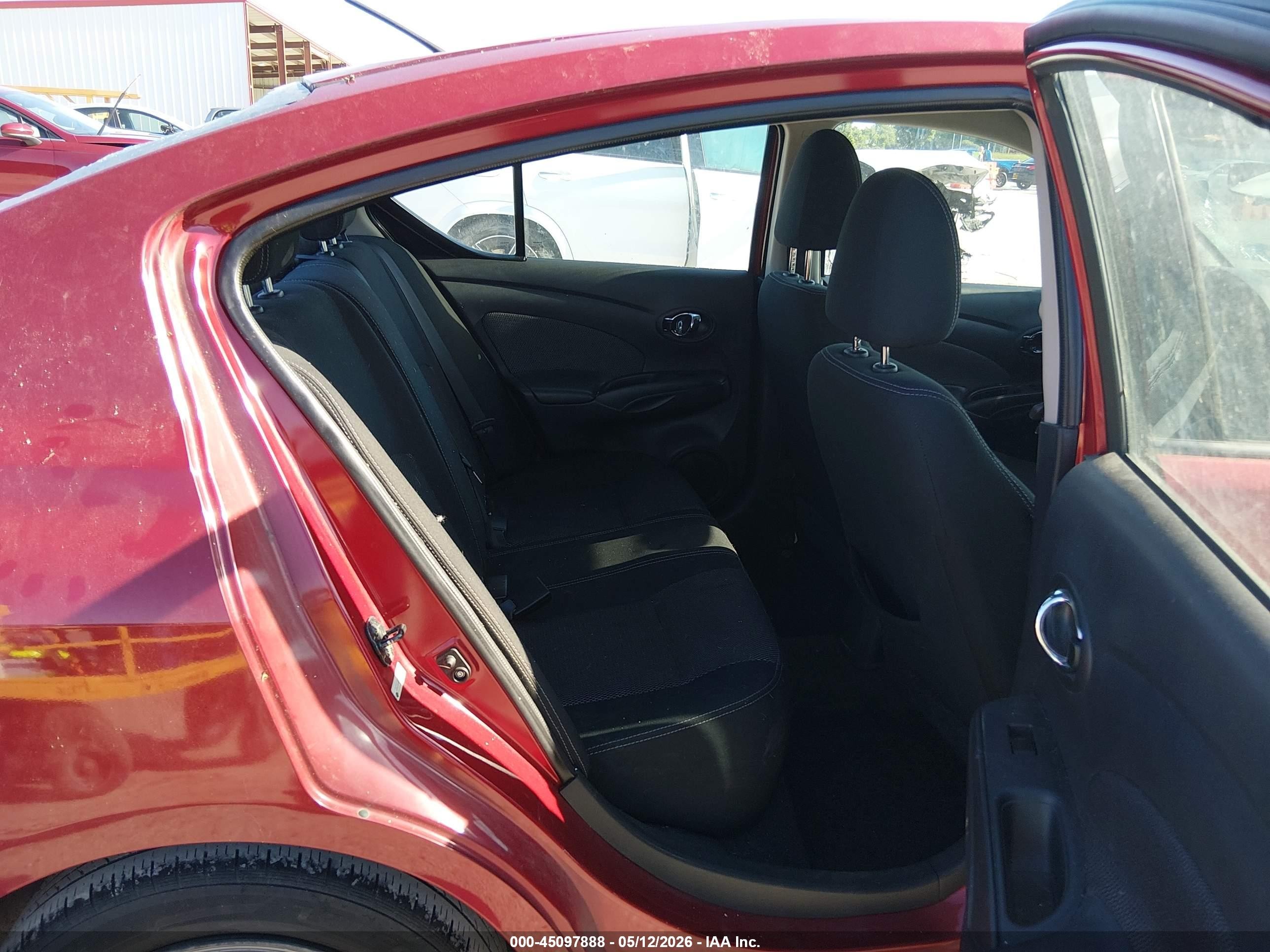 2015 Nissan Versa 1.6 Sv Red vin: 3N1CN7AP7FL904798