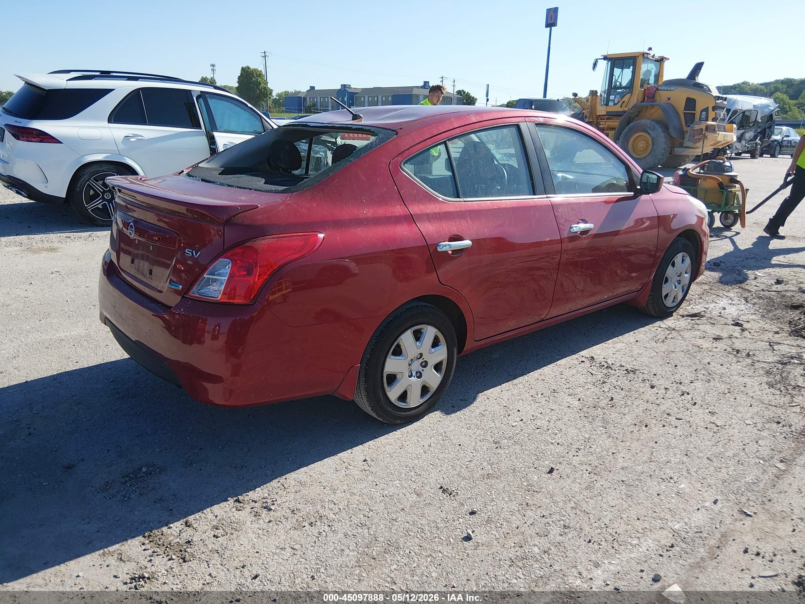 2015 Nissan Versa 1.6 Sv Red vin: 3N1CN7AP7FL904798