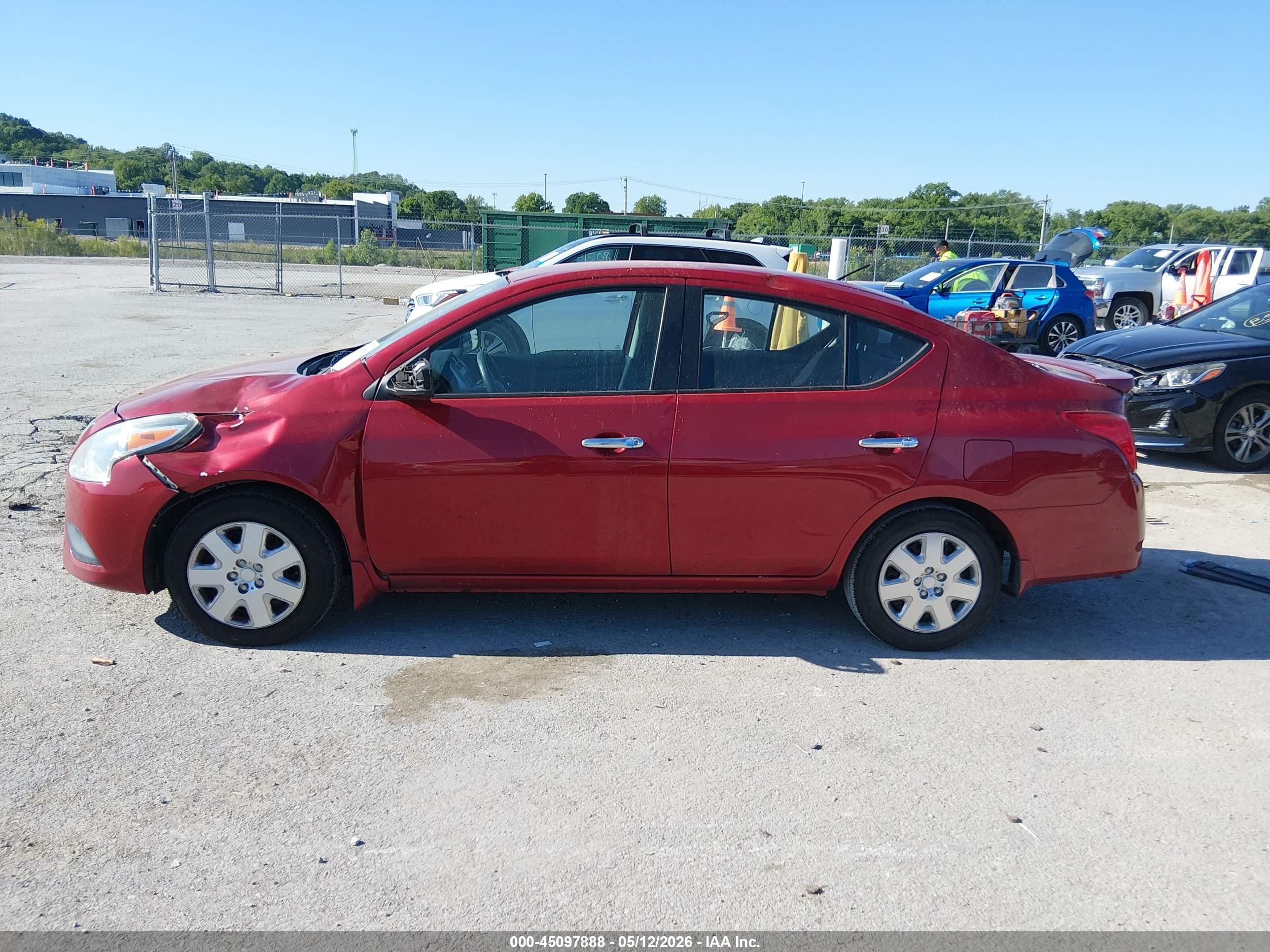 2015 Nissan Versa 1.6 Sv Red vin: 3N1CN7AP7FL904798
