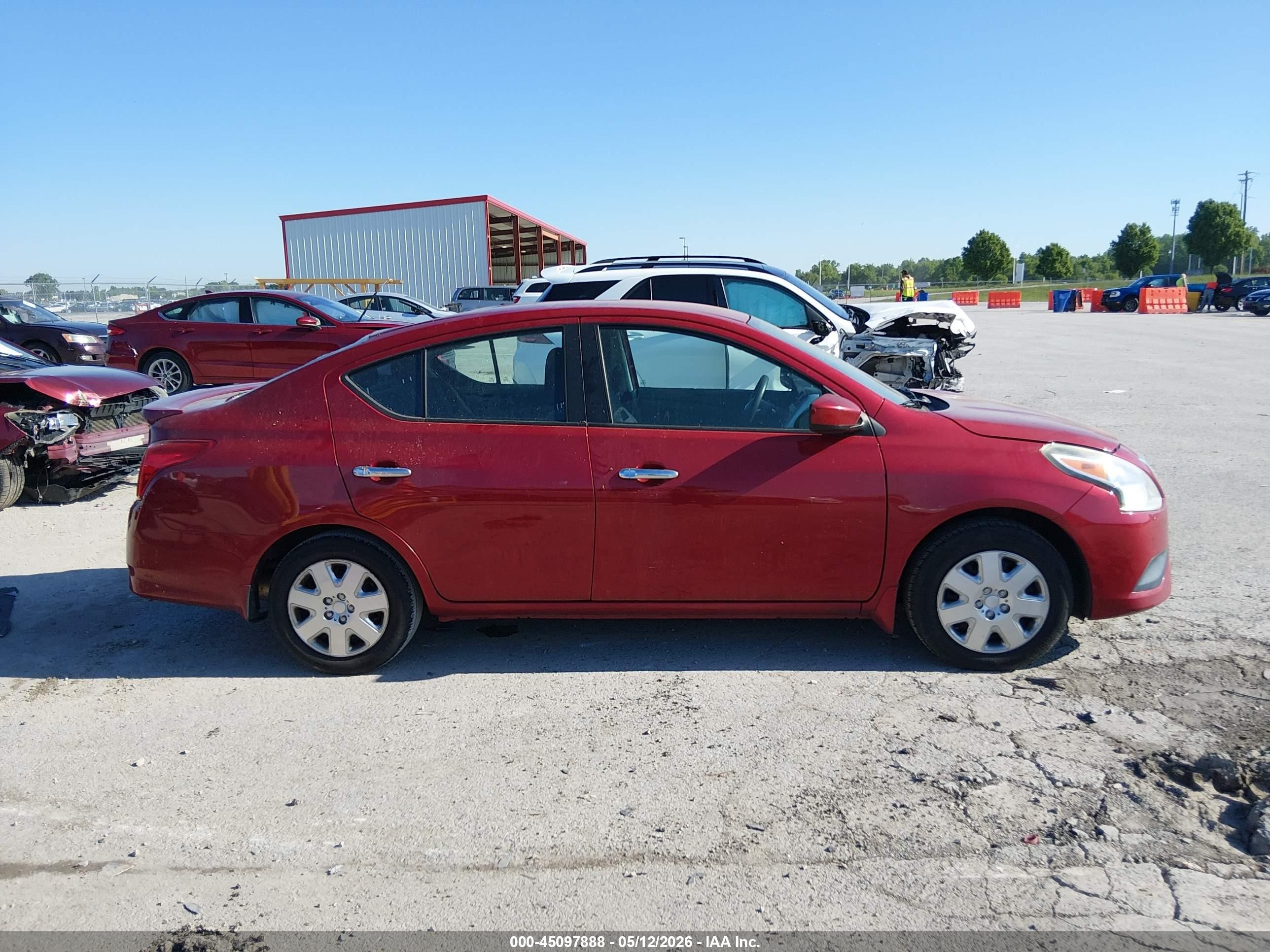2015 Nissan Versa 1.6 Sv Red vin: 3N1CN7AP7FL904798