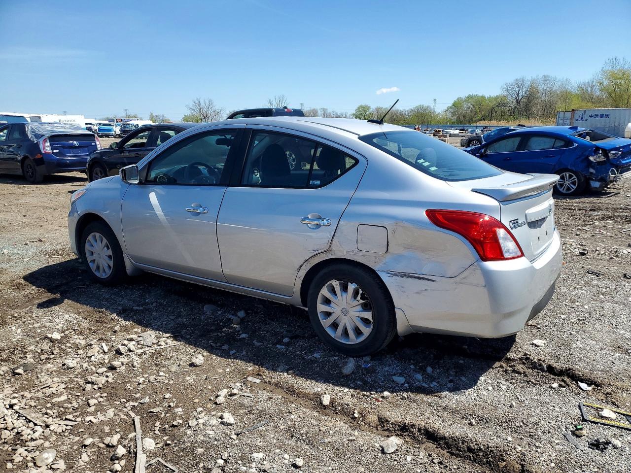 2015 Nissan Versa 1.6 Sv Silver vin: 3N1CN7AP7FL928938