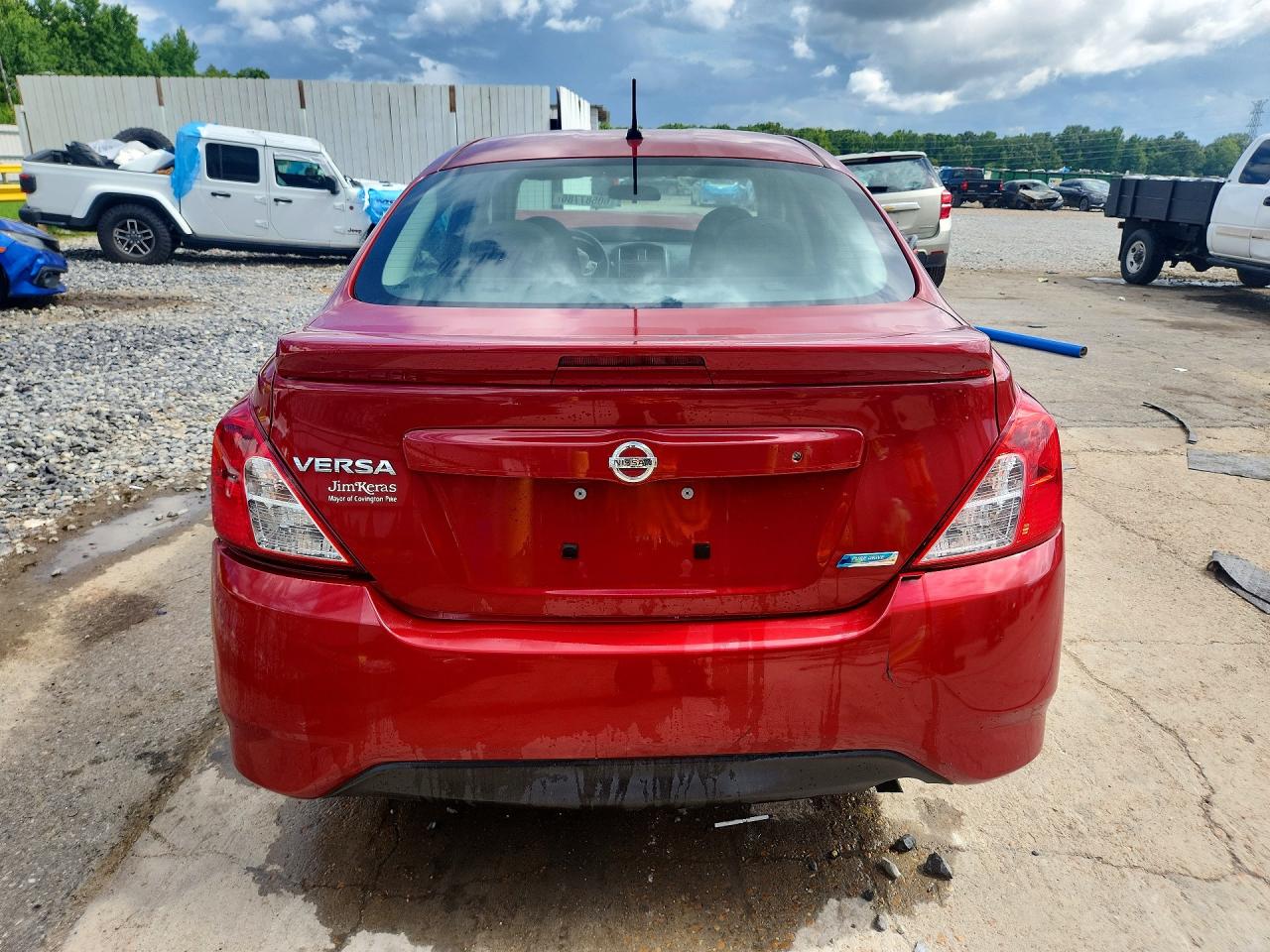 2015 Nissan Versa 1.6 S Plus Burgundy vin: 3N1CN7AP7FL931967