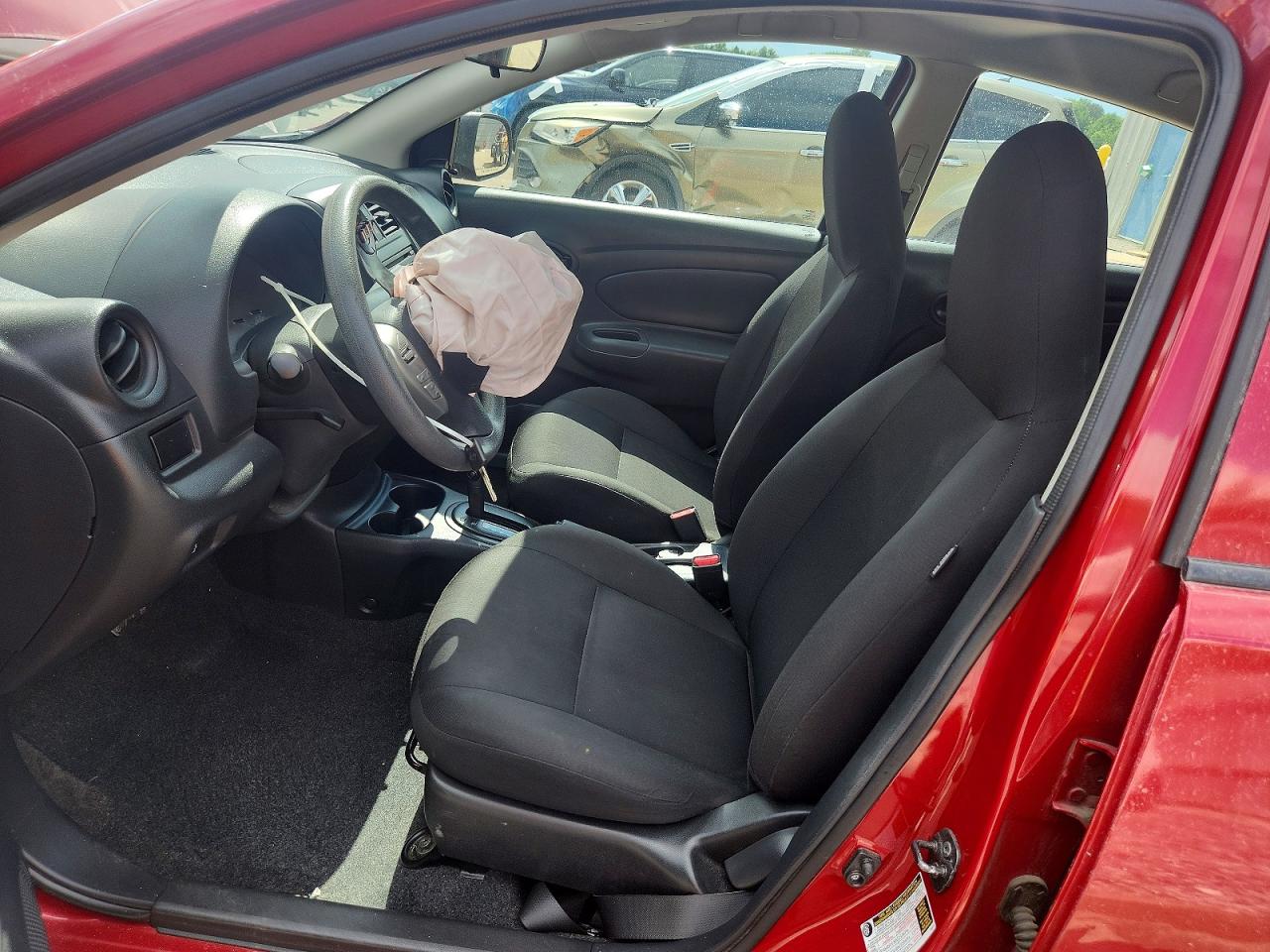 2015 Nissan Versa 1.6 S Plus Burgundy vin: 3N1CN7AP7FL931967