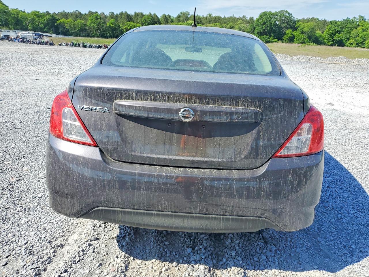 2015 Nissan Versa 1.6 S Угольный vin: 3N1CN7AP7FL933427