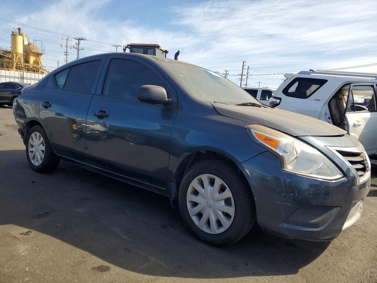 2015 Nissan Versa 1.6 S Синий vin: 3N1CN7AP7FL951877