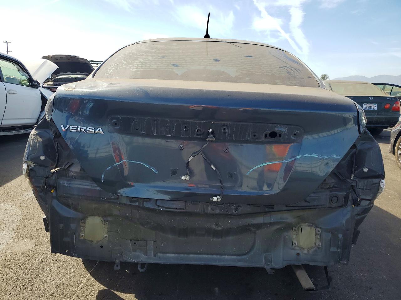 2015 Nissan Versa 1.6 S Синий vin: 3N1CN7AP7FL951877