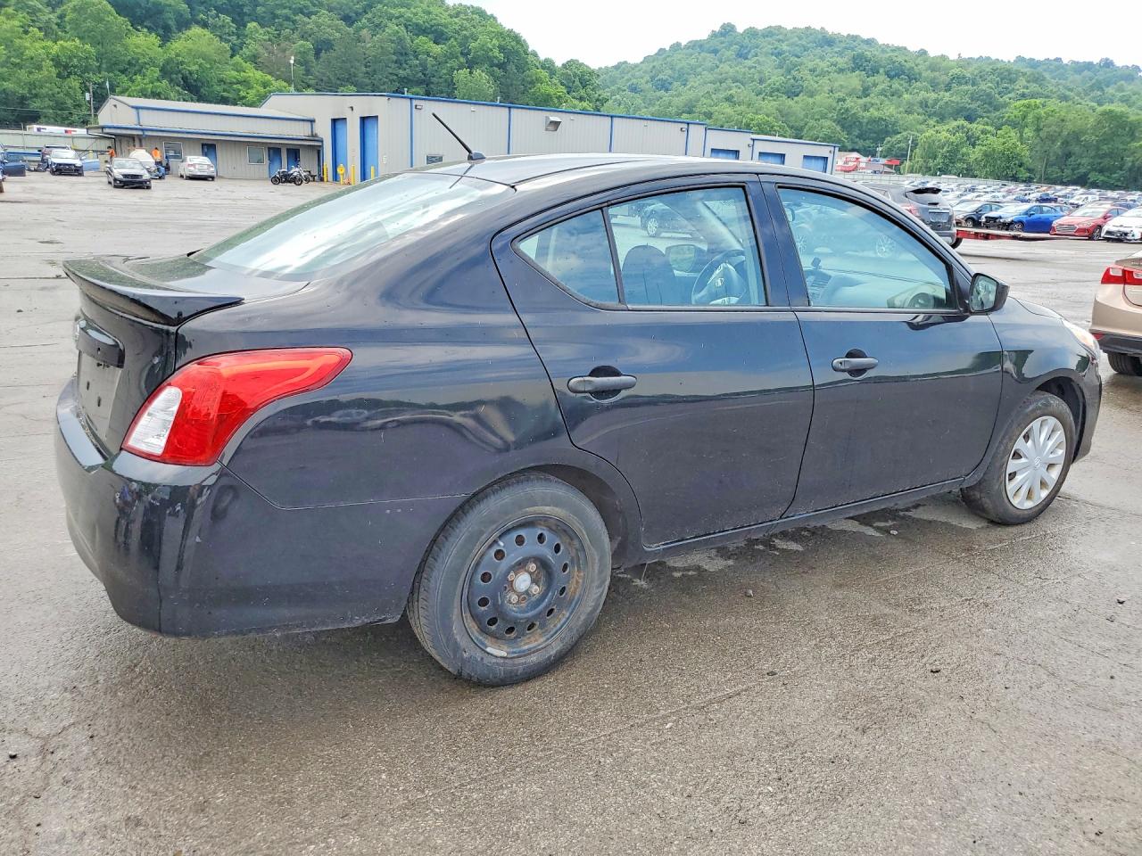 2017 Nissan Versa 1.6 S Plus Черный vin: 3N1CN7AP7HL871420