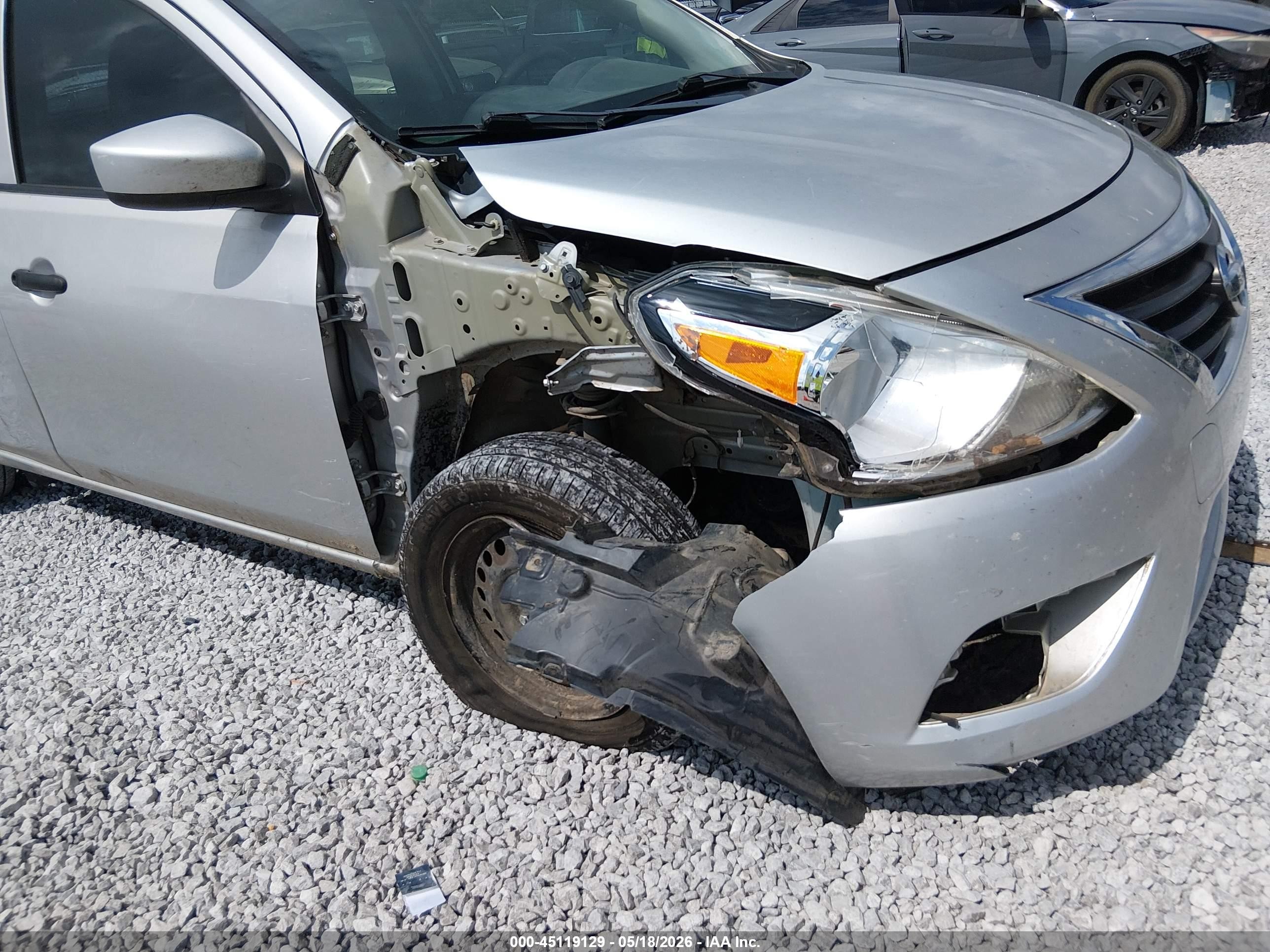 2018 Nissan Versa 1.6 S+ Silver vin: 3N1CN7AP7JL835944