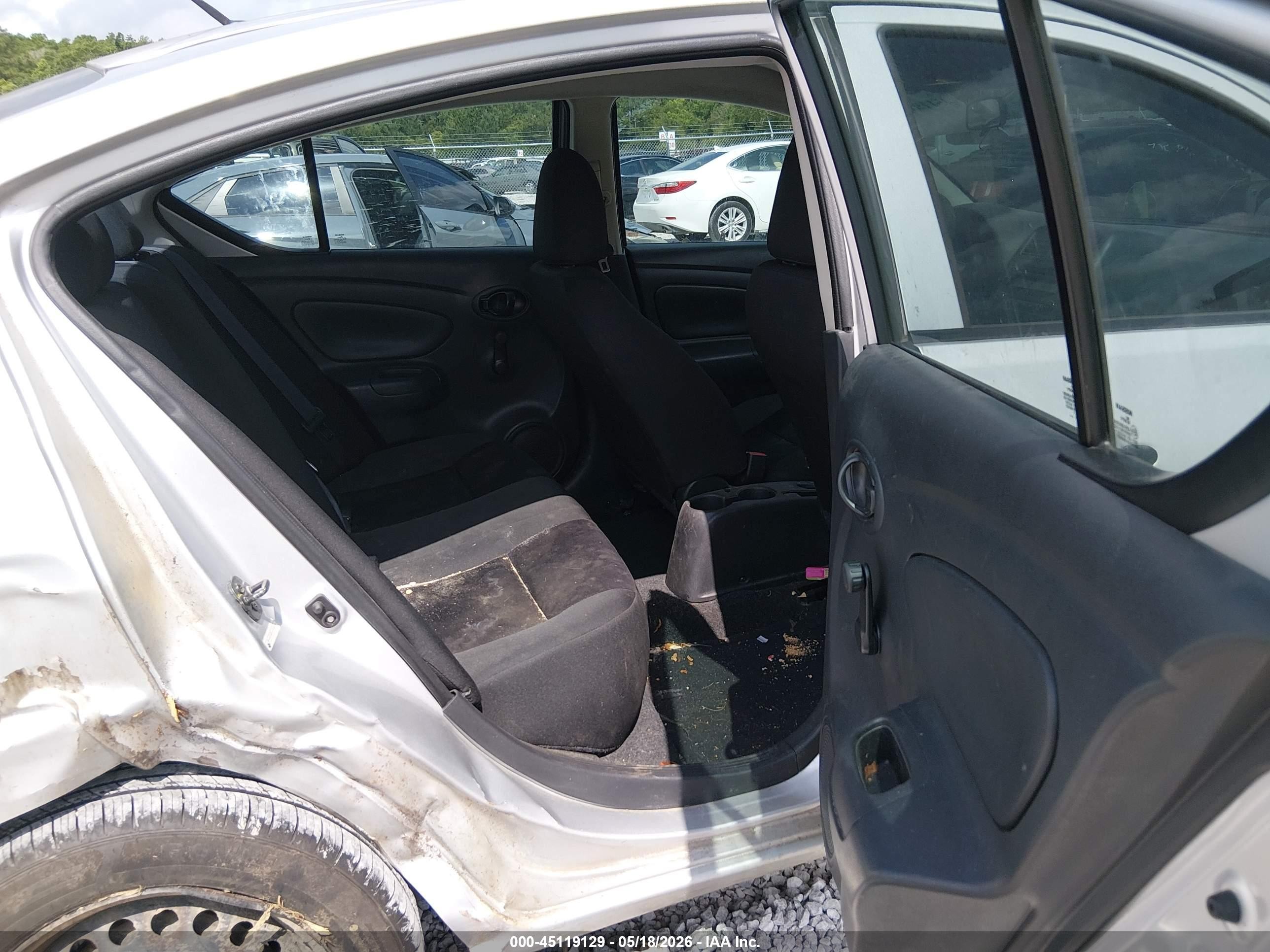 2018 Nissan Versa 1.6 S+ Silver vin: 3N1CN7AP7JL835944