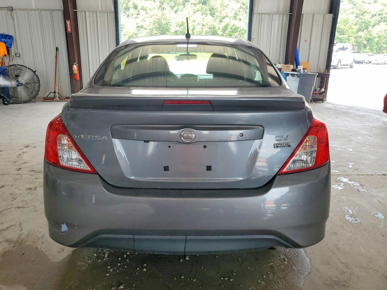 2018 Nissan Versa Sv Gray vin: 3N1CN7AP7JL877966