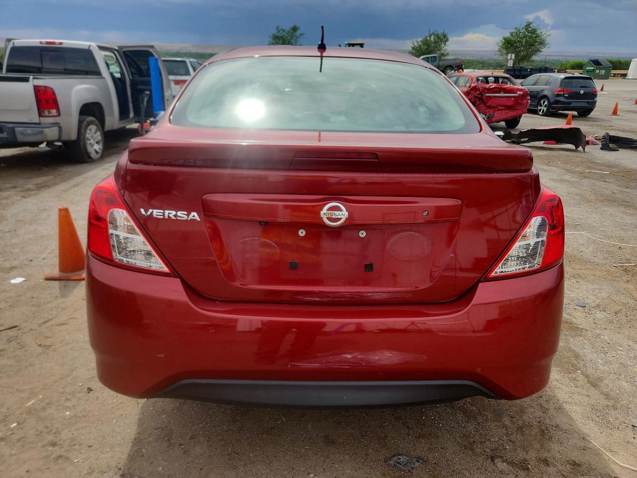 2019 Nissan Versa S Plus Бордовый vin: 3N1CN7AP7KL828655