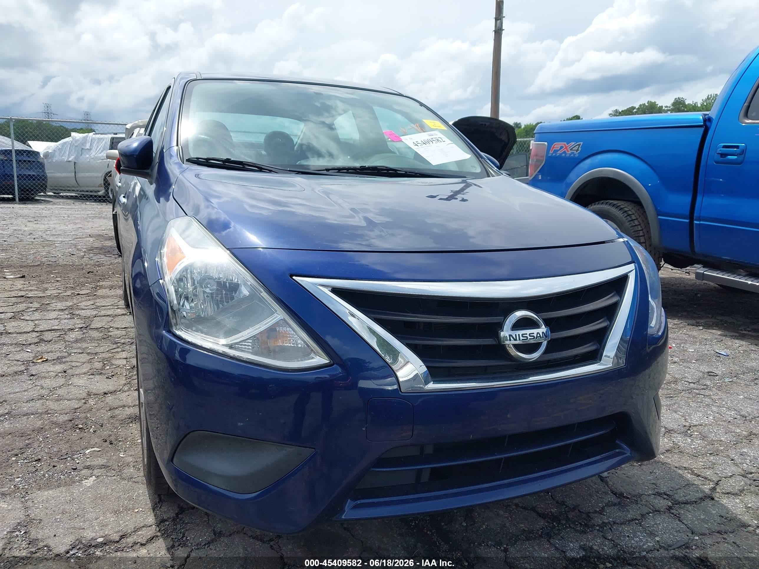 2019 Nissan Versa 1.6 Sv Blue vin: 3N1CN7AP7KL856701