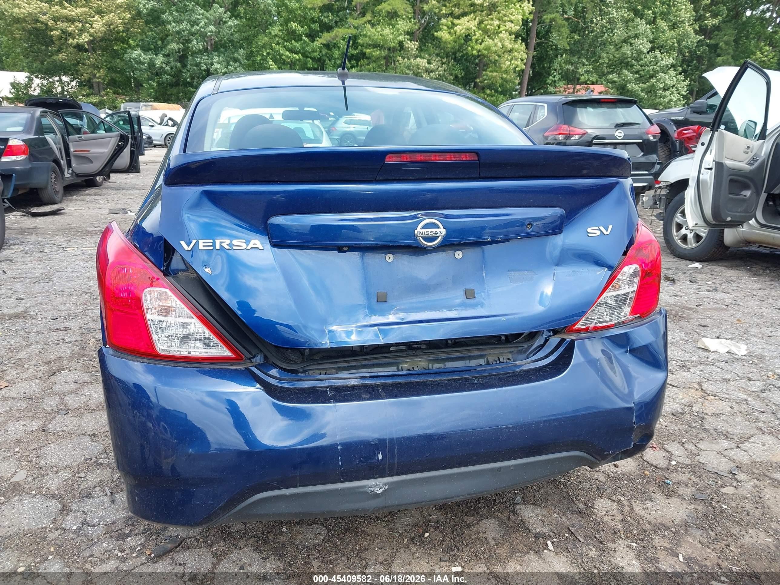 2019 Nissan Versa 1.6 Sv Blue vin: 3N1CN7AP7KL856701