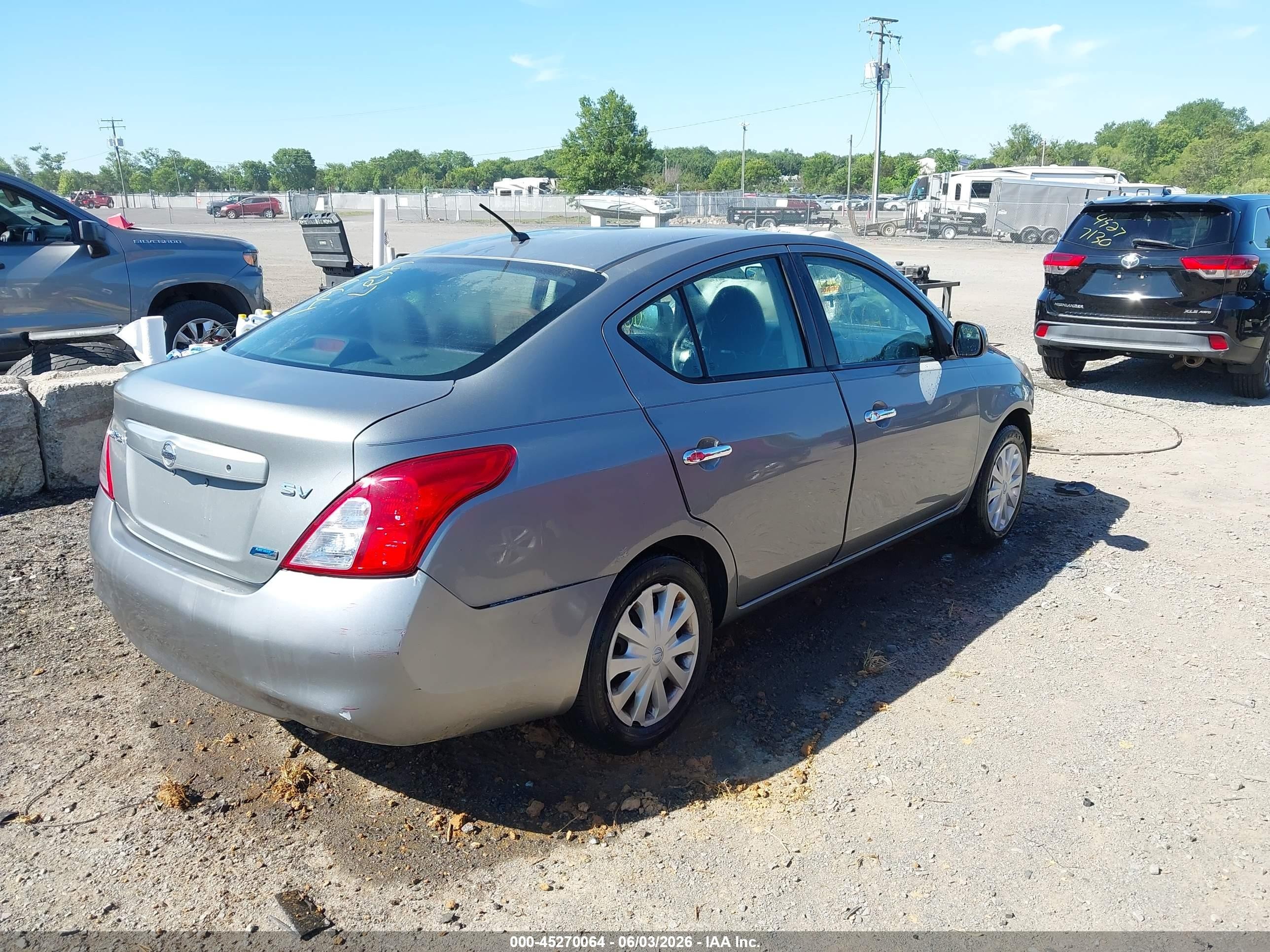 2012 Nissan Versa 1.6 Sv Silver vin: 3N1CN7AP8CL803992