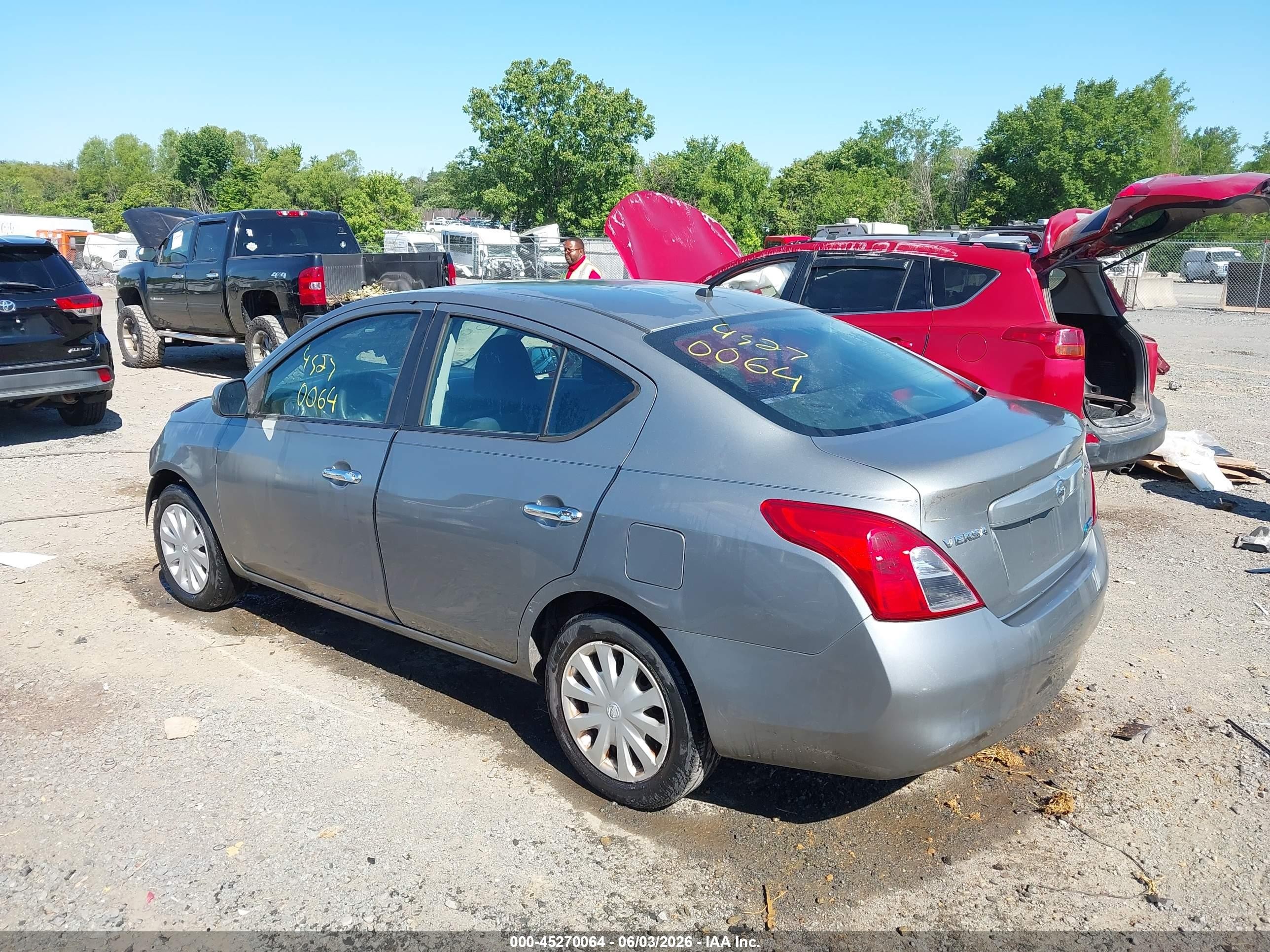 2012 Nissan Versa 1.6 Sv Silver vin: 3N1CN7AP8CL803992