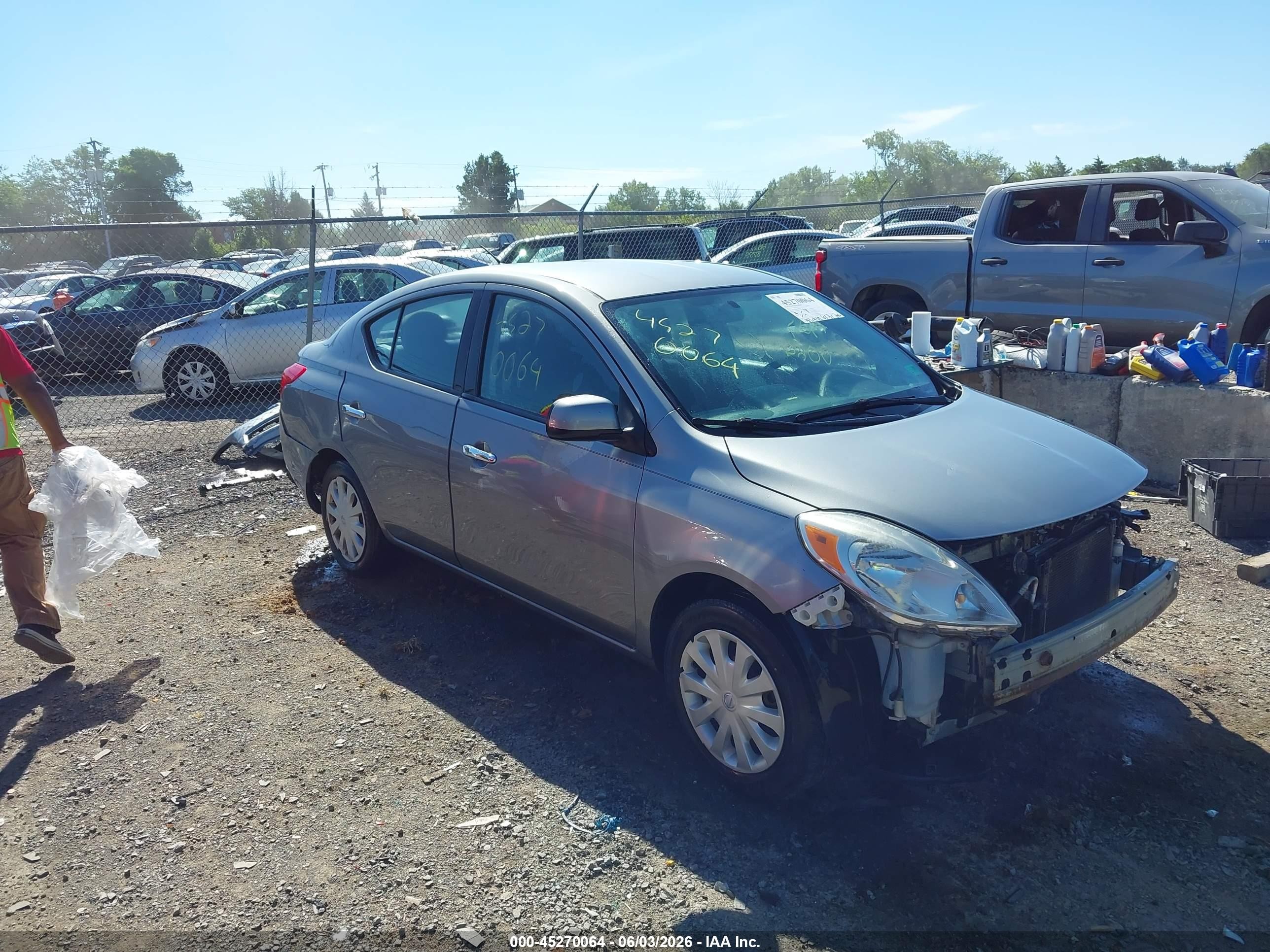 2012 Nissan Versa 1.6 Sv Silver vin: 3N1CN7AP8CL803992