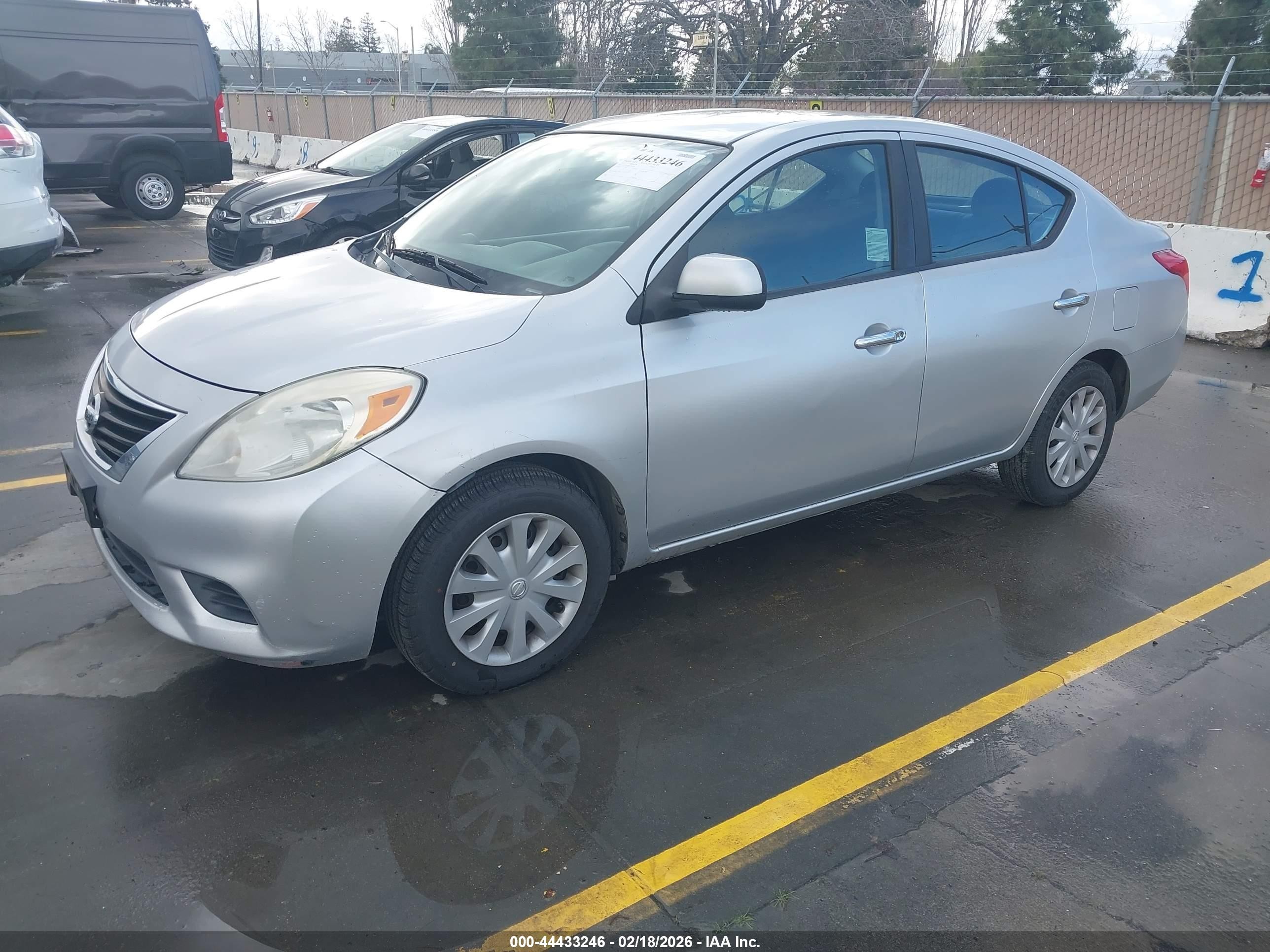 2012 Nissan Versa 1.6 Sv Silver vin: 3N1CN7AP8CL818041