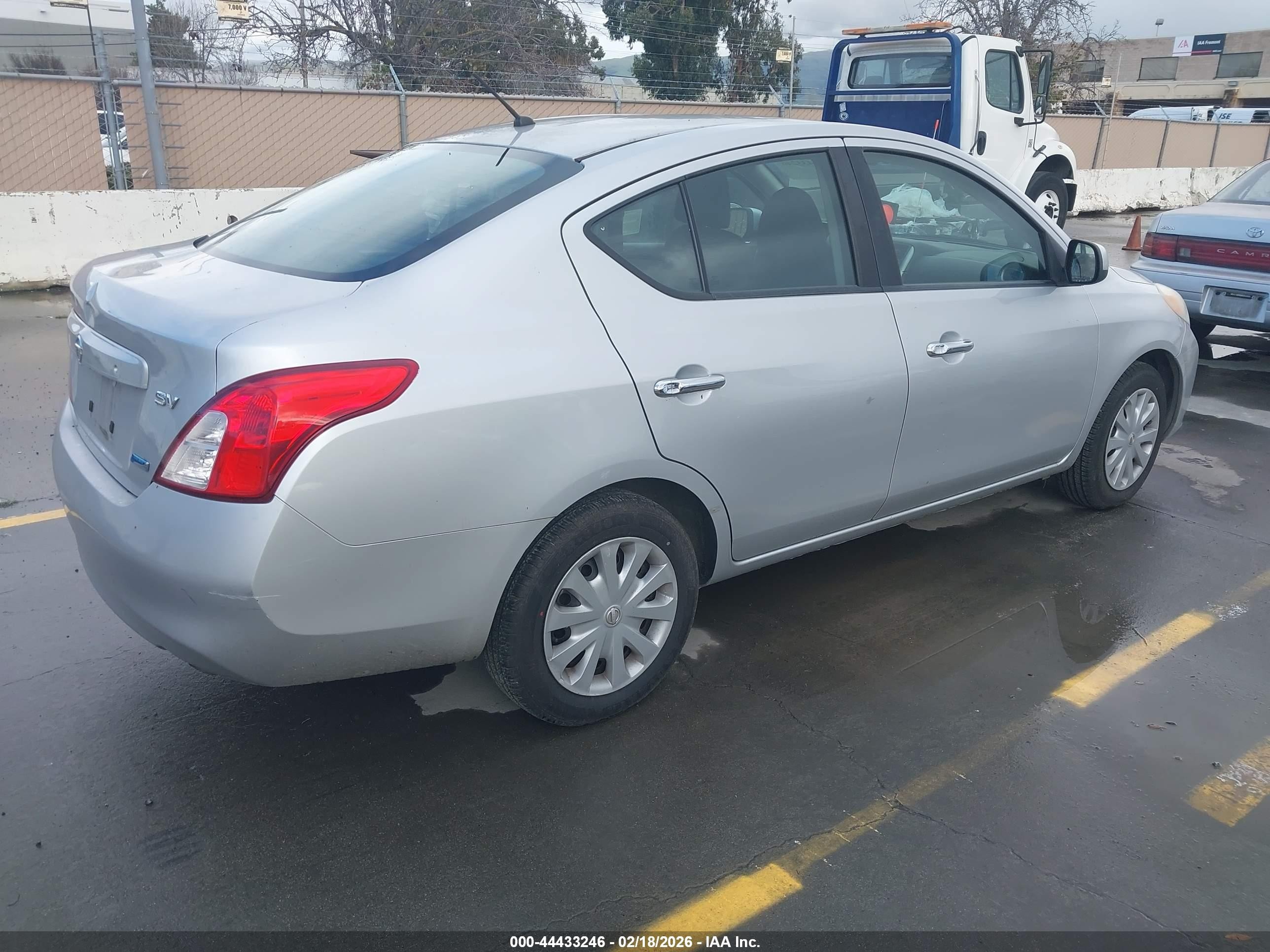 2012 Nissan Versa 1.6 Sv Silver vin: 3N1CN7AP8CL818041