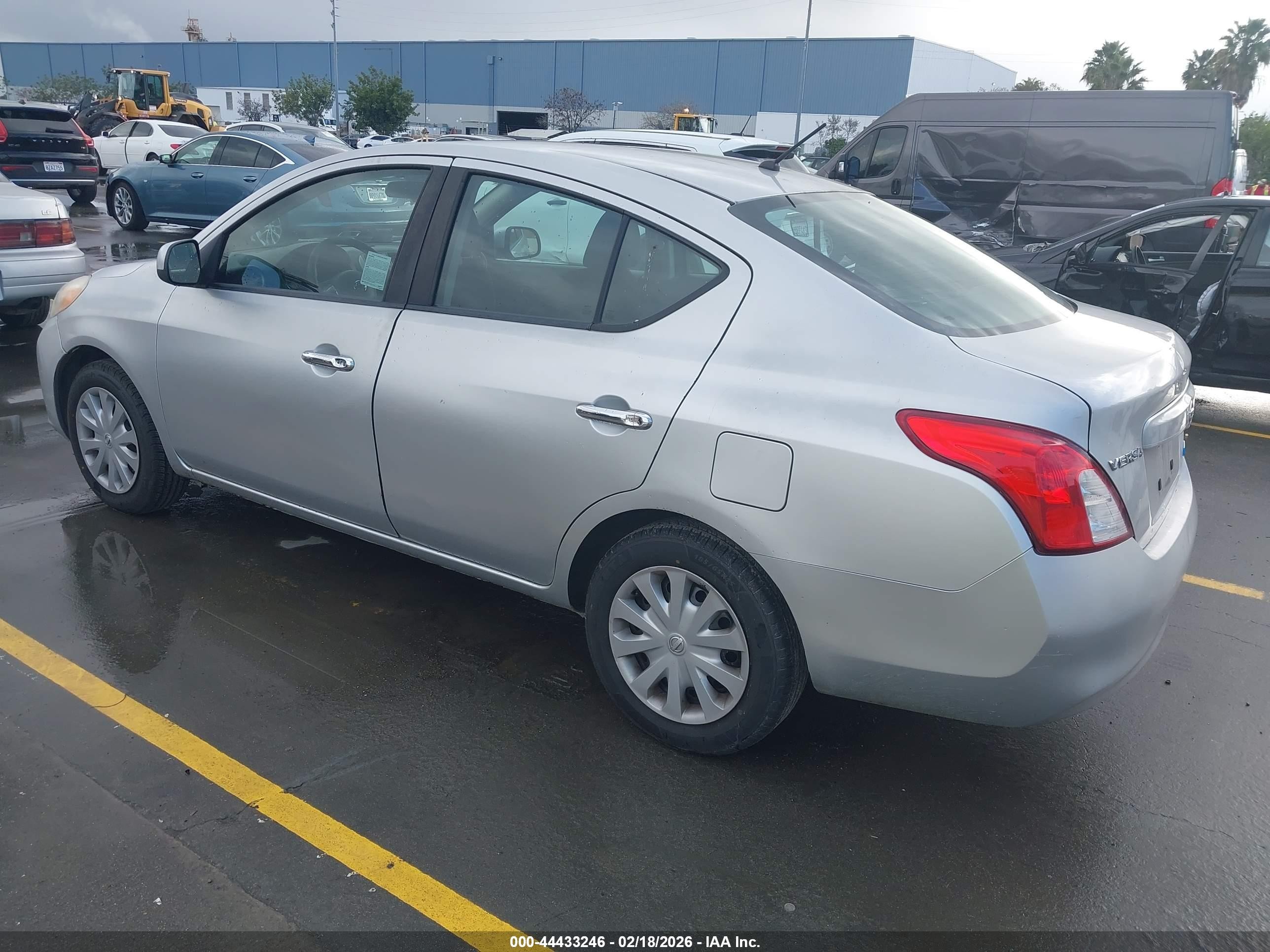 2012 Nissan Versa 1.6 Sv Silver vin: 3N1CN7AP8CL818041