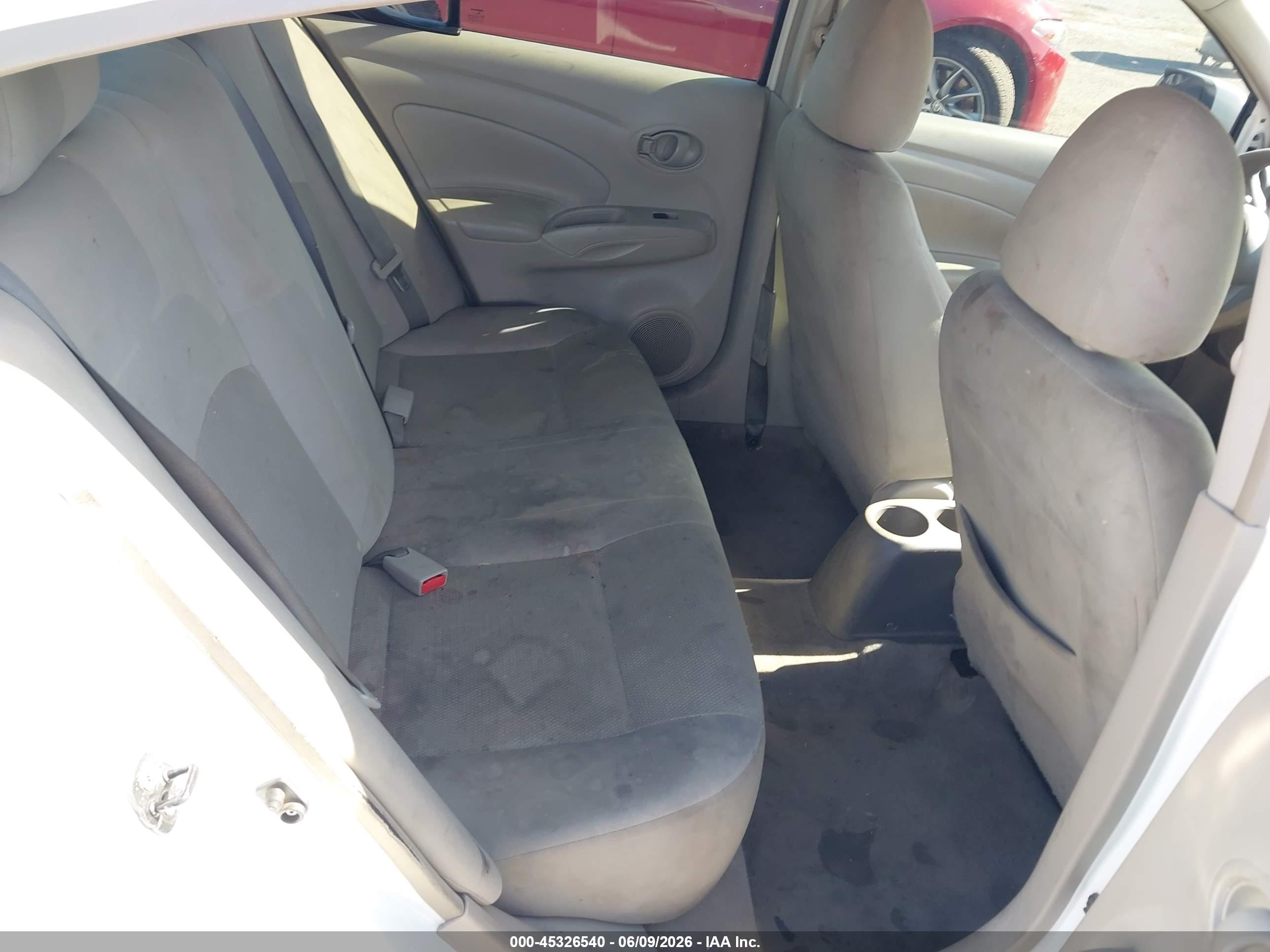 2012 Nissan Versa 1.6 Sv Белый vin: 3N1CN7AP8CL850889