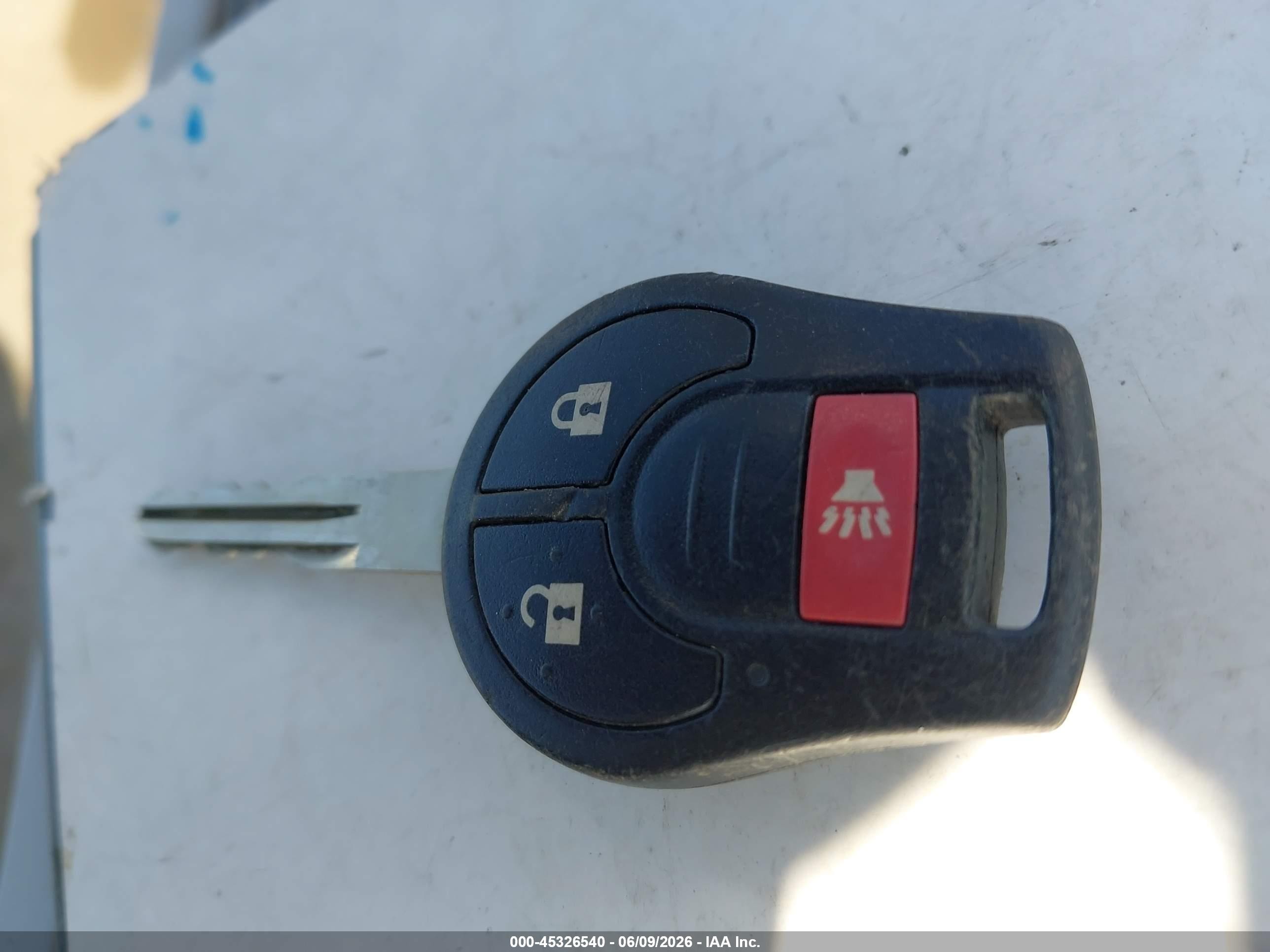 2012 Nissan Versa 1.6 Sv Белый vin: 3N1CN7AP8CL850889