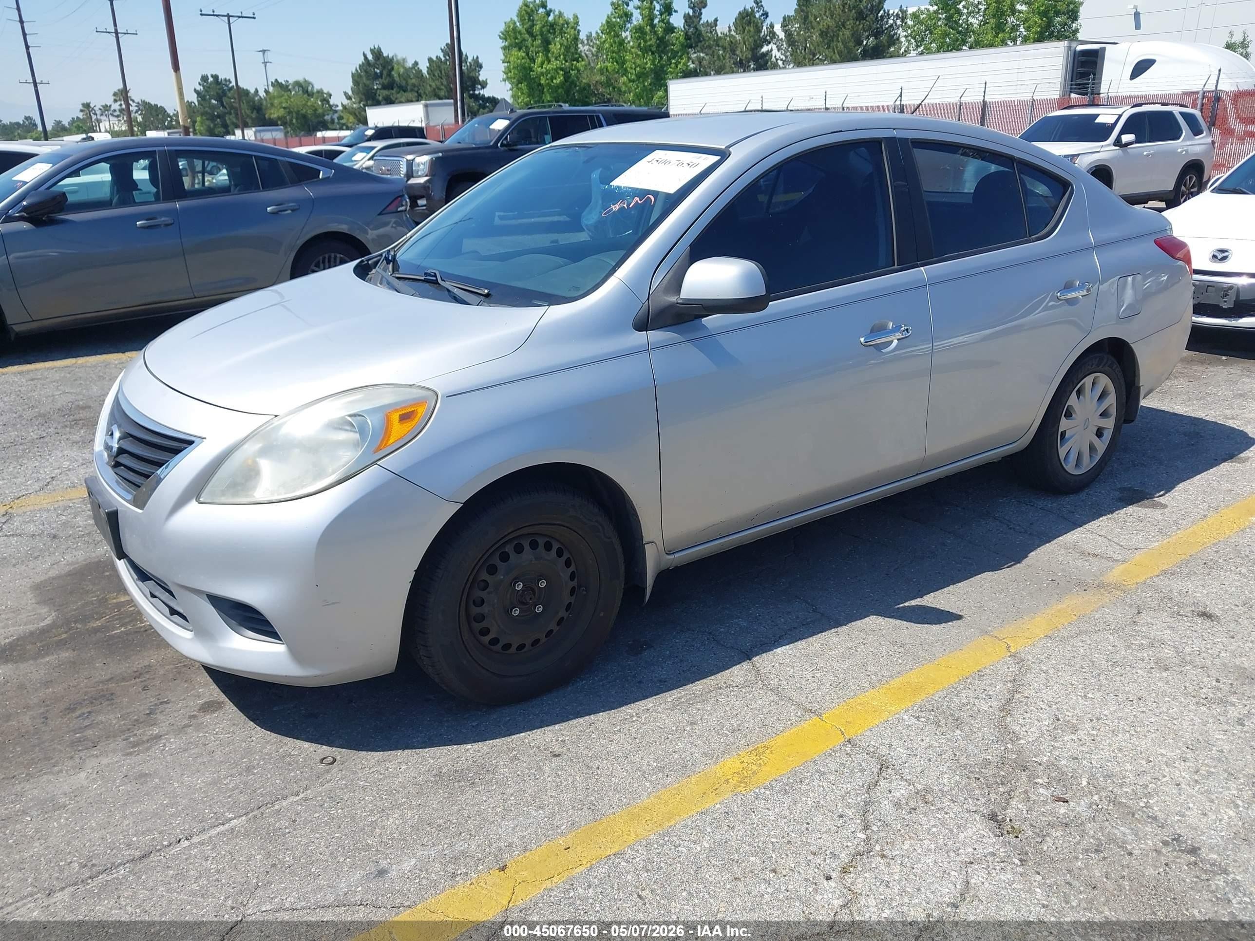 2012 Nissan Versa 1.6 Sv Silver vin: 3N1CN7AP8CL855641