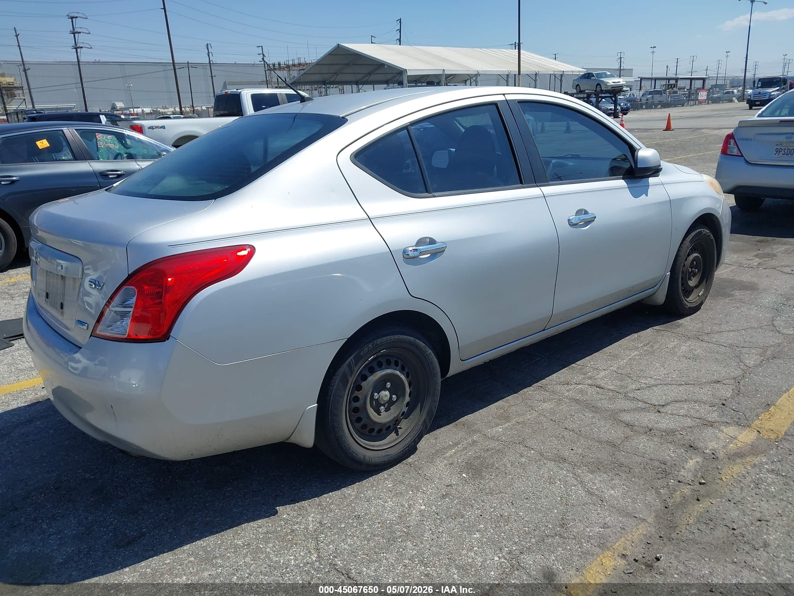 2012 Nissan Versa 1.6 Sv Silver vin: 3N1CN7AP8CL855641