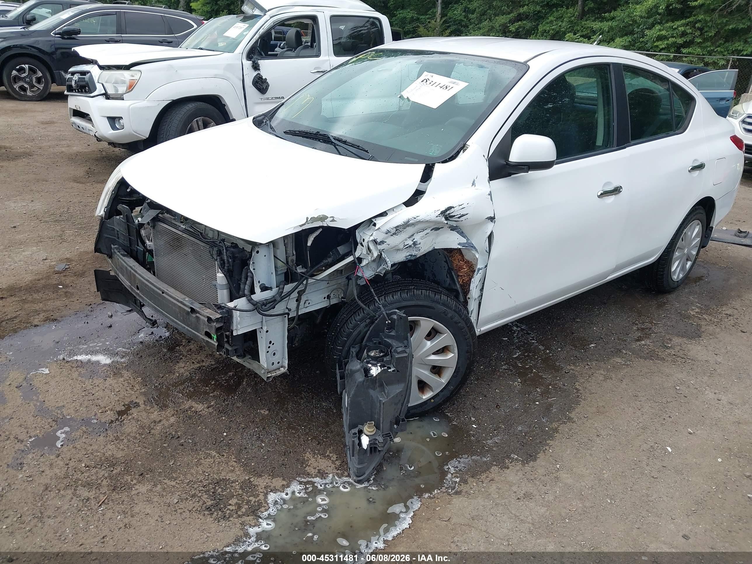 2012 Nissan Versa 1.6 Sv White vin: 3N1CN7AP8CL889207