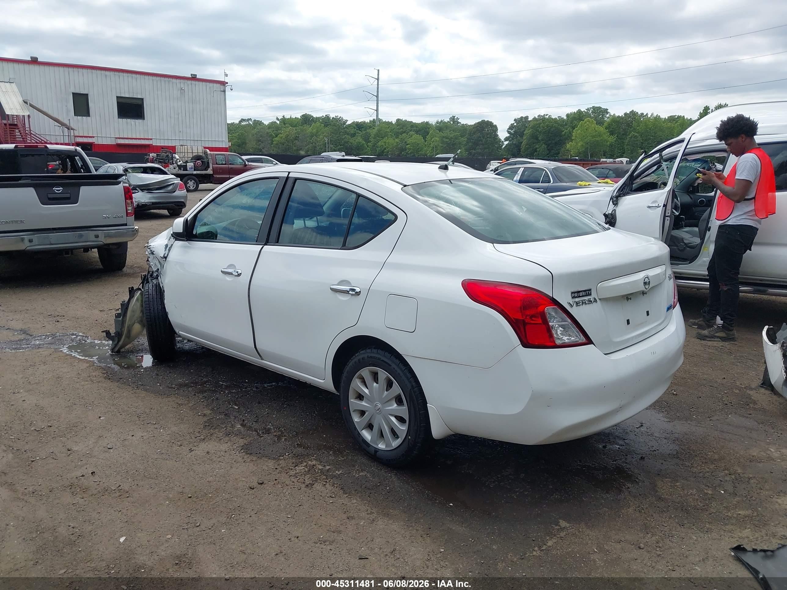 2012 Nissan Versa 1.6 Sv White vin: 3N1CN7AP8CL889207
