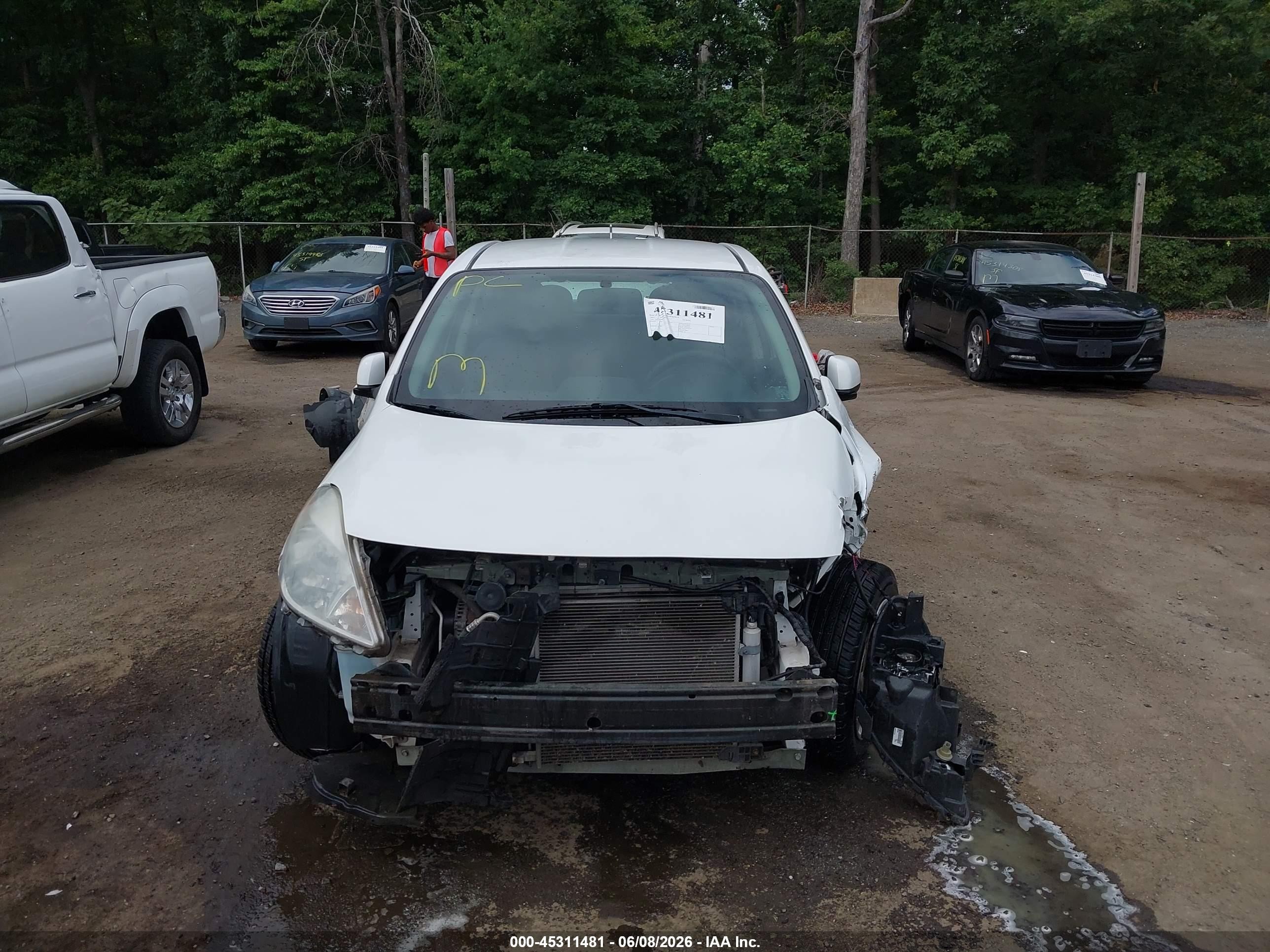 2012 Nissan Versa 1.6 Sv White vin: 3N1CN7AP8CL889207