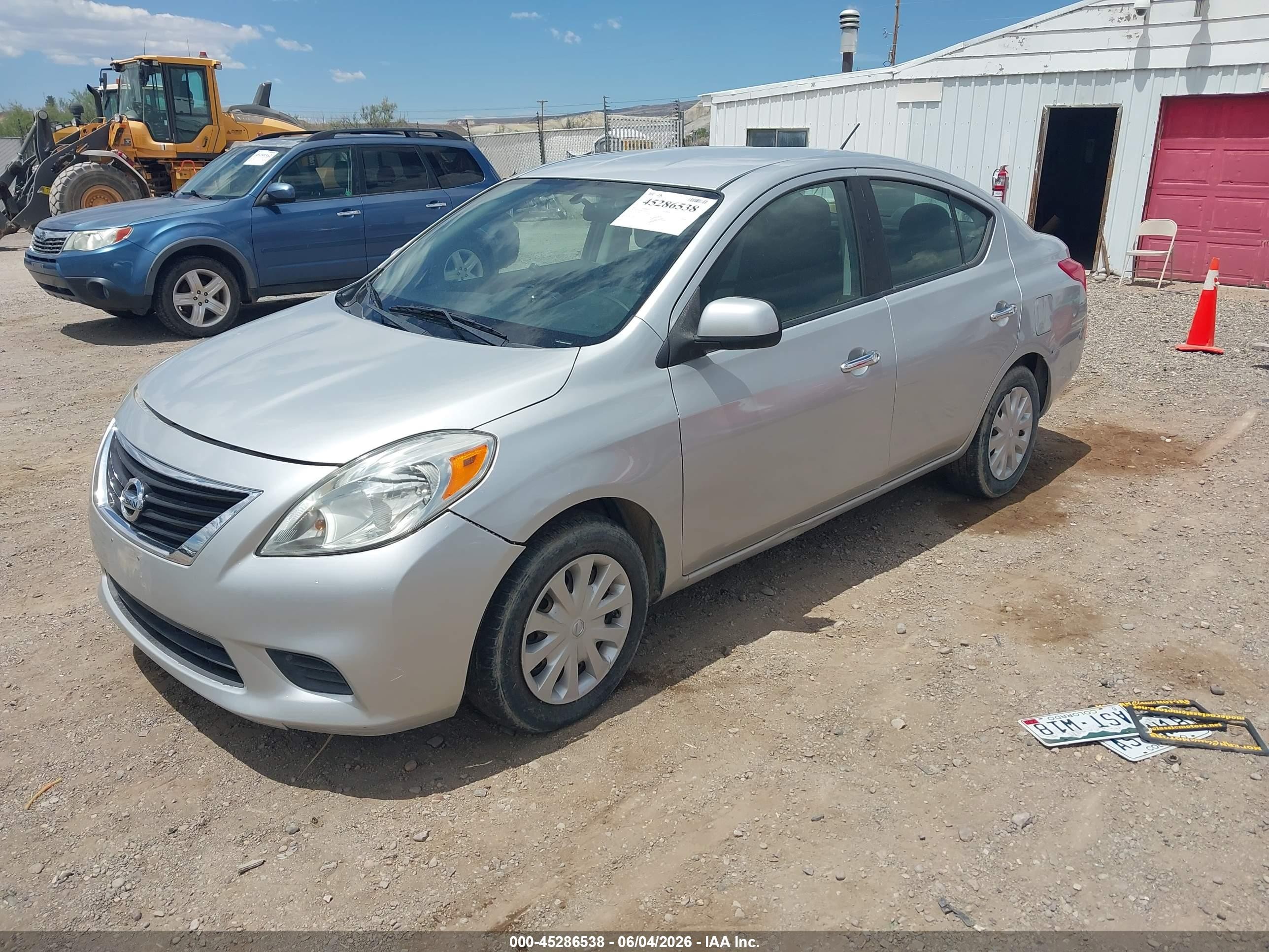 2012 Nissan Versa 1.6 Sv Silver vin: 3N1CN7AP8CL907107
