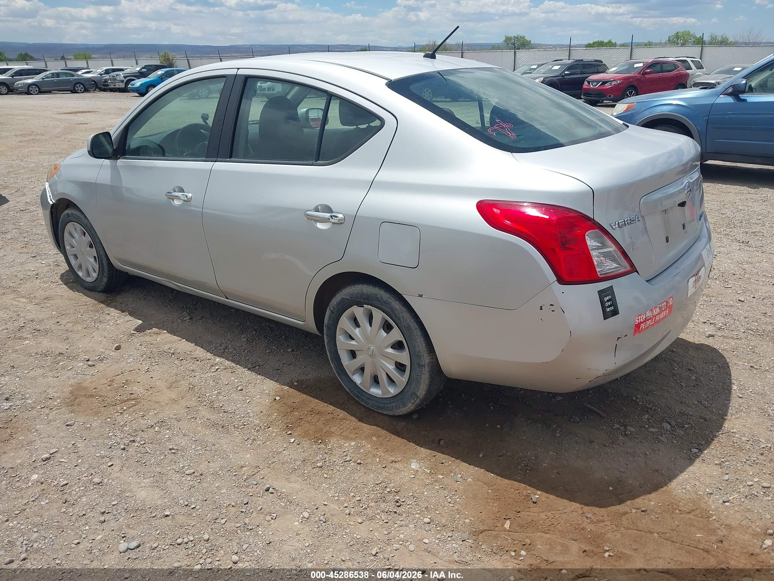 2012 Nissan Versa 1.6 Sv Silver vin: 3N1CN7AP8CL907107