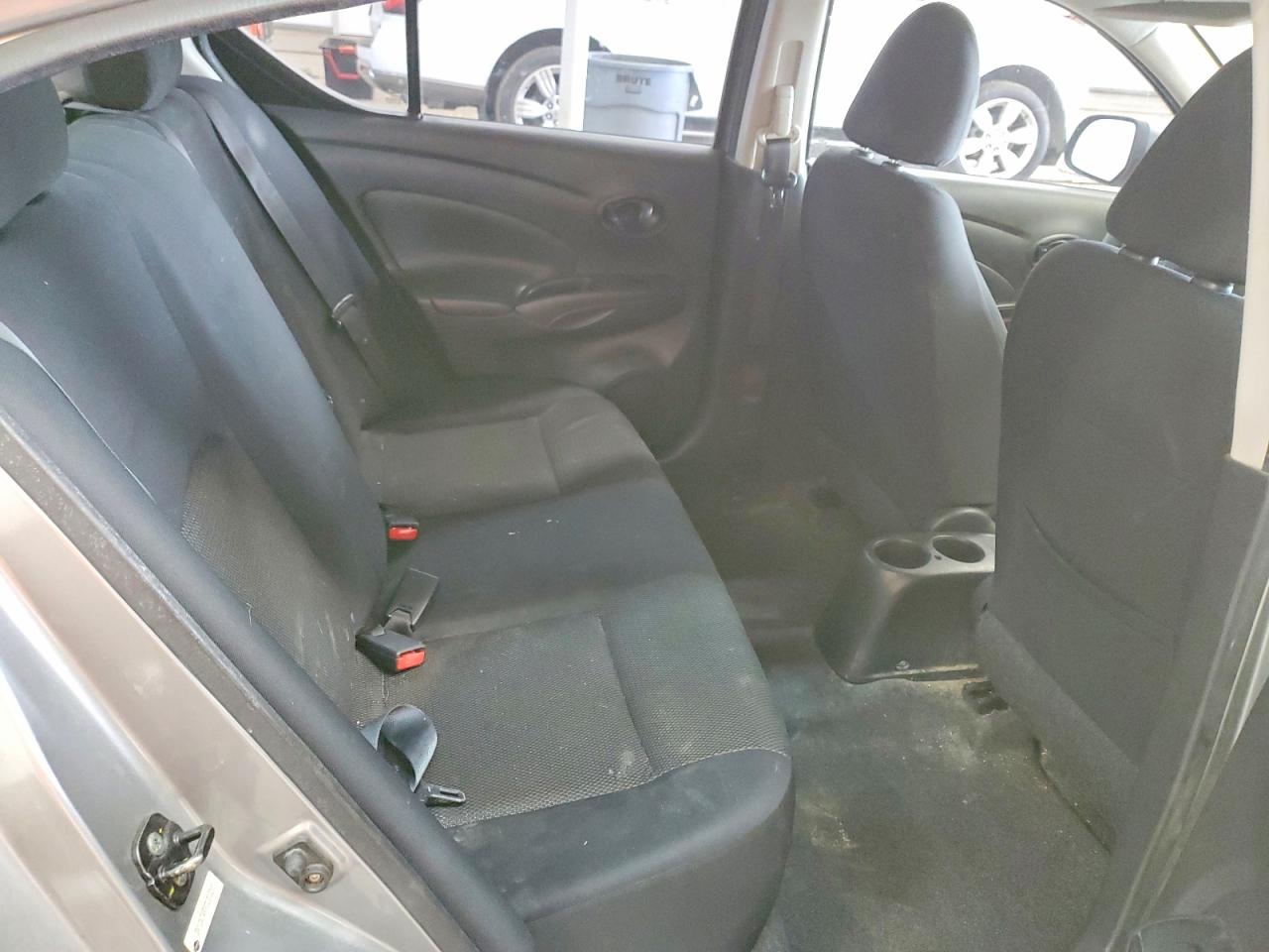 2012 Nissan Versa 1.6 S Серебряный vin: 3N1CN7AP8CL913263