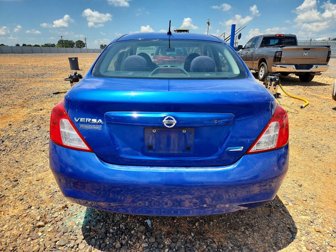 2012 Nissan Versa 1.6 S Blue vin: 3N1CN7AP8CL927440