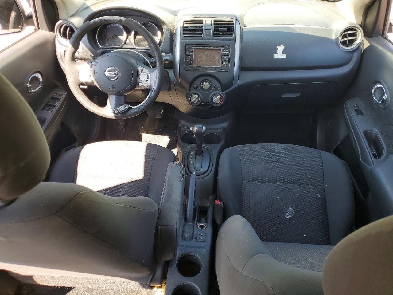 2013 Nissan Versa 1.6 S Белый vin: 3N1CN7AP8DL835309