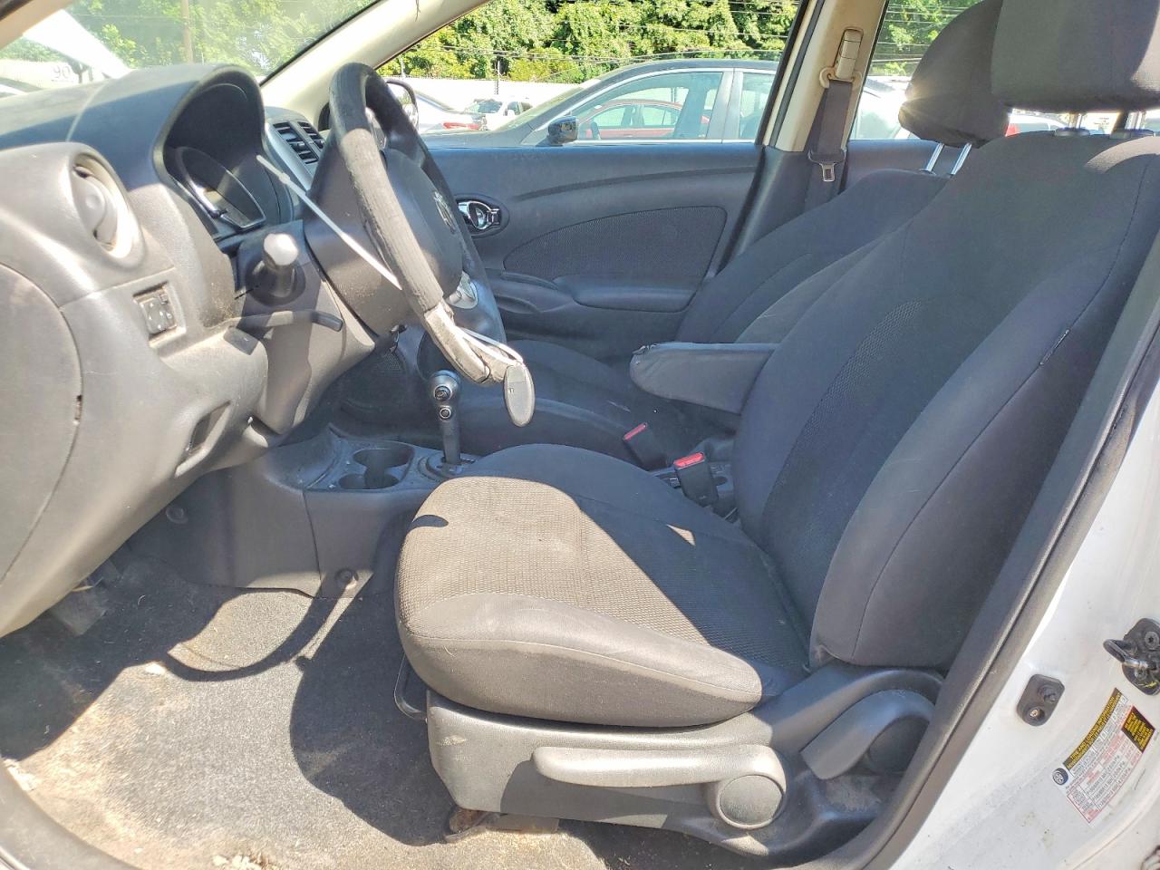 2013 Nissan Versa 1.6 S Белый vin: 3N1CN7AP8DL835309
